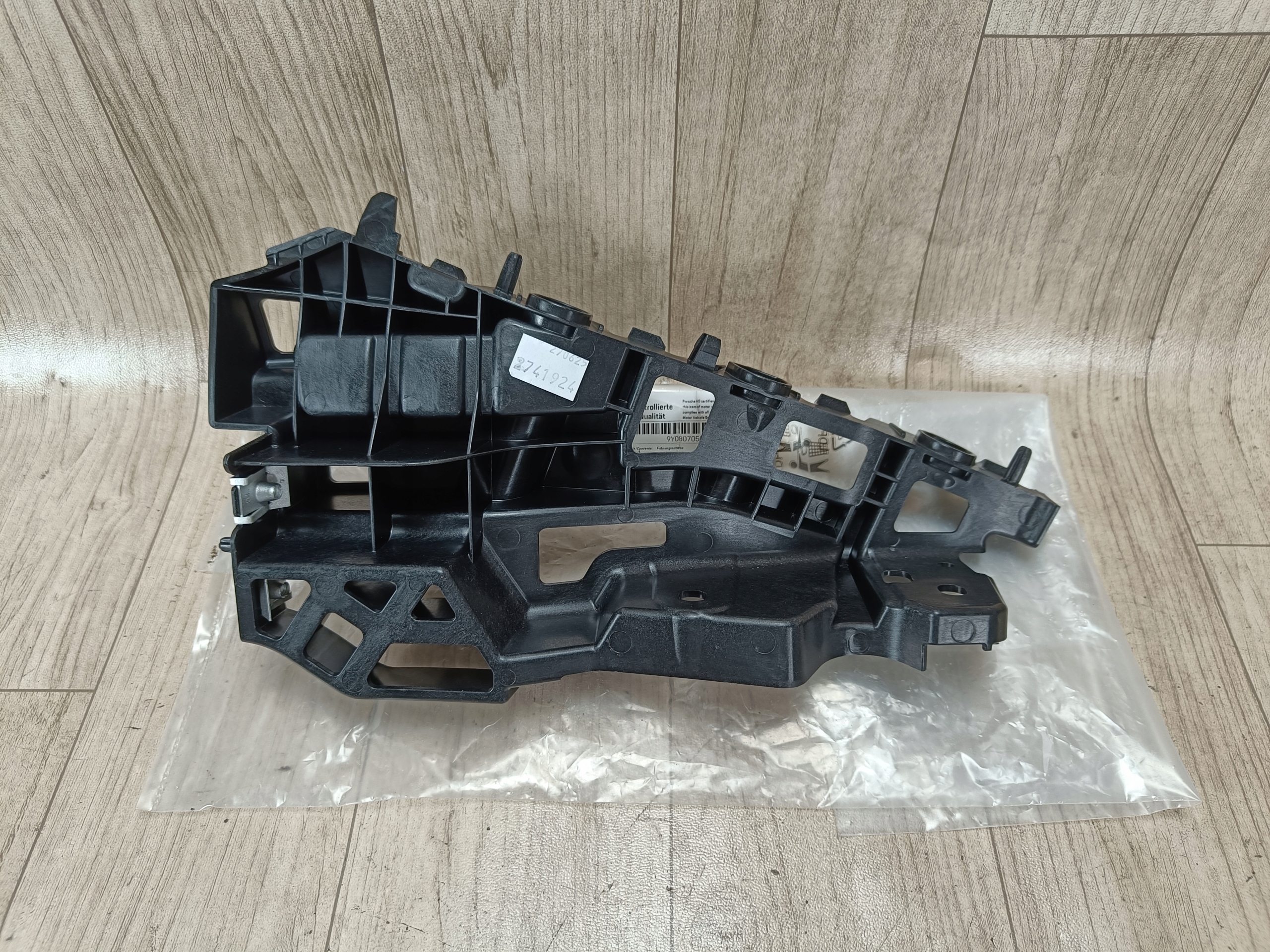 PORSCHE CAYENNE III 3 9Y0 ślizg zderzaka przedni przód prawy 9Y0807050C