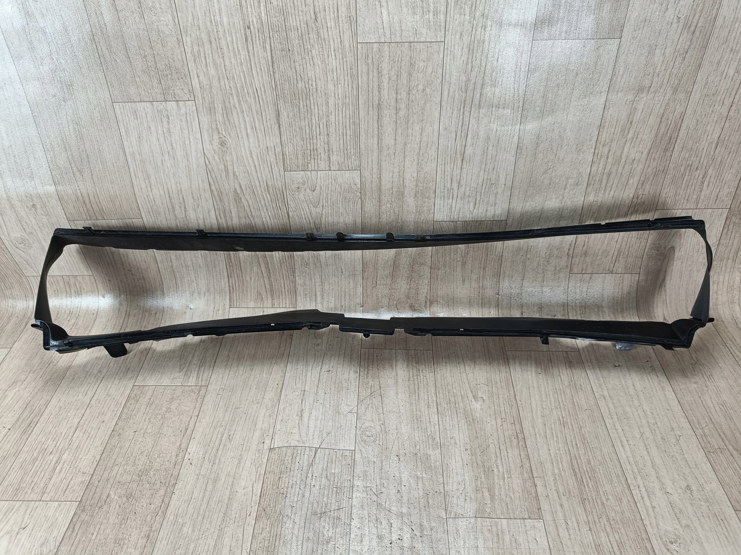 PORSCHE PANAMERA III 3 976 kierownica wlotu powietrza 976121710C