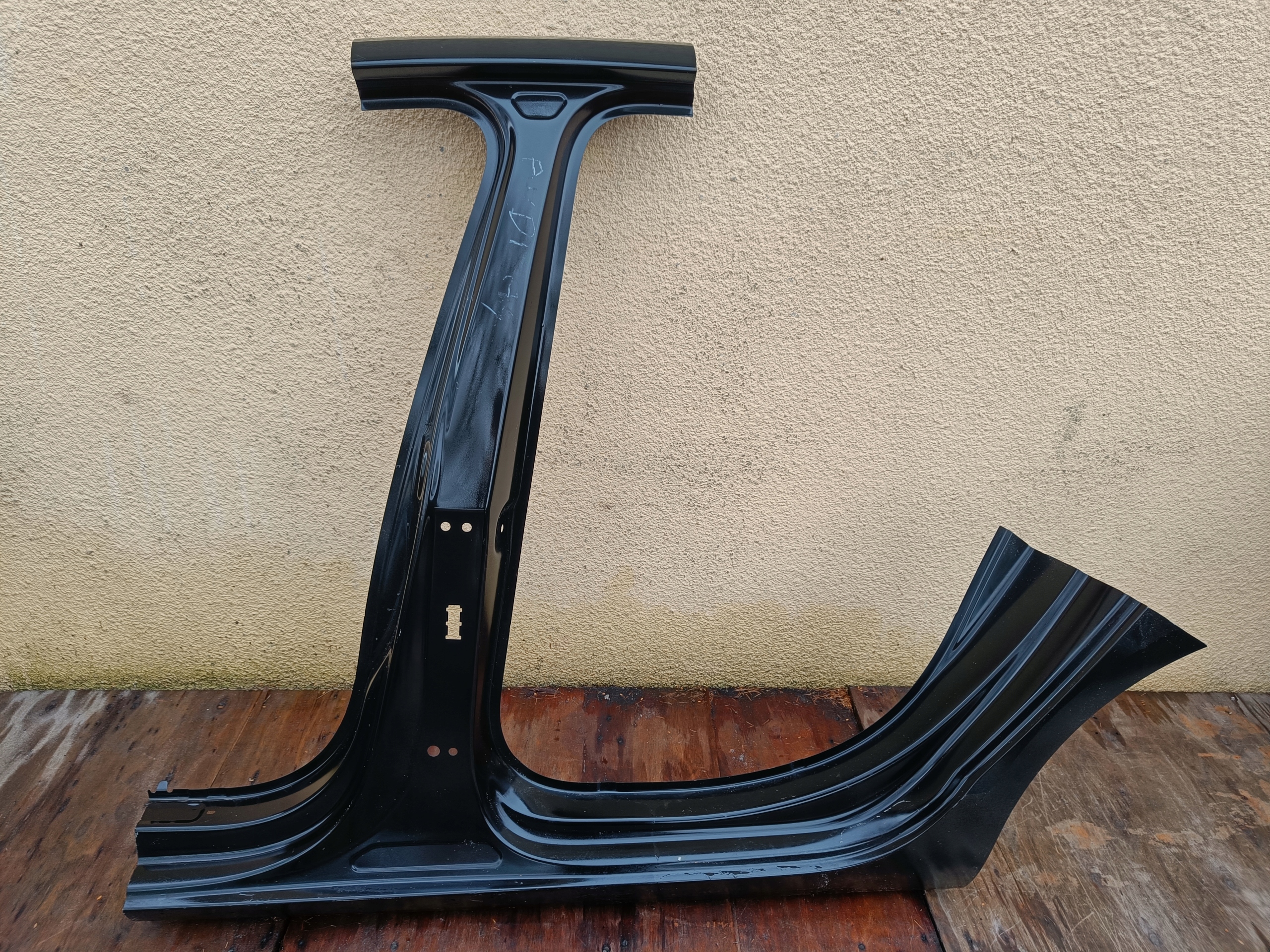 AUDI A4 B9 8W LIFT poszycie próg słupek środkowy lewe 8W5809847A