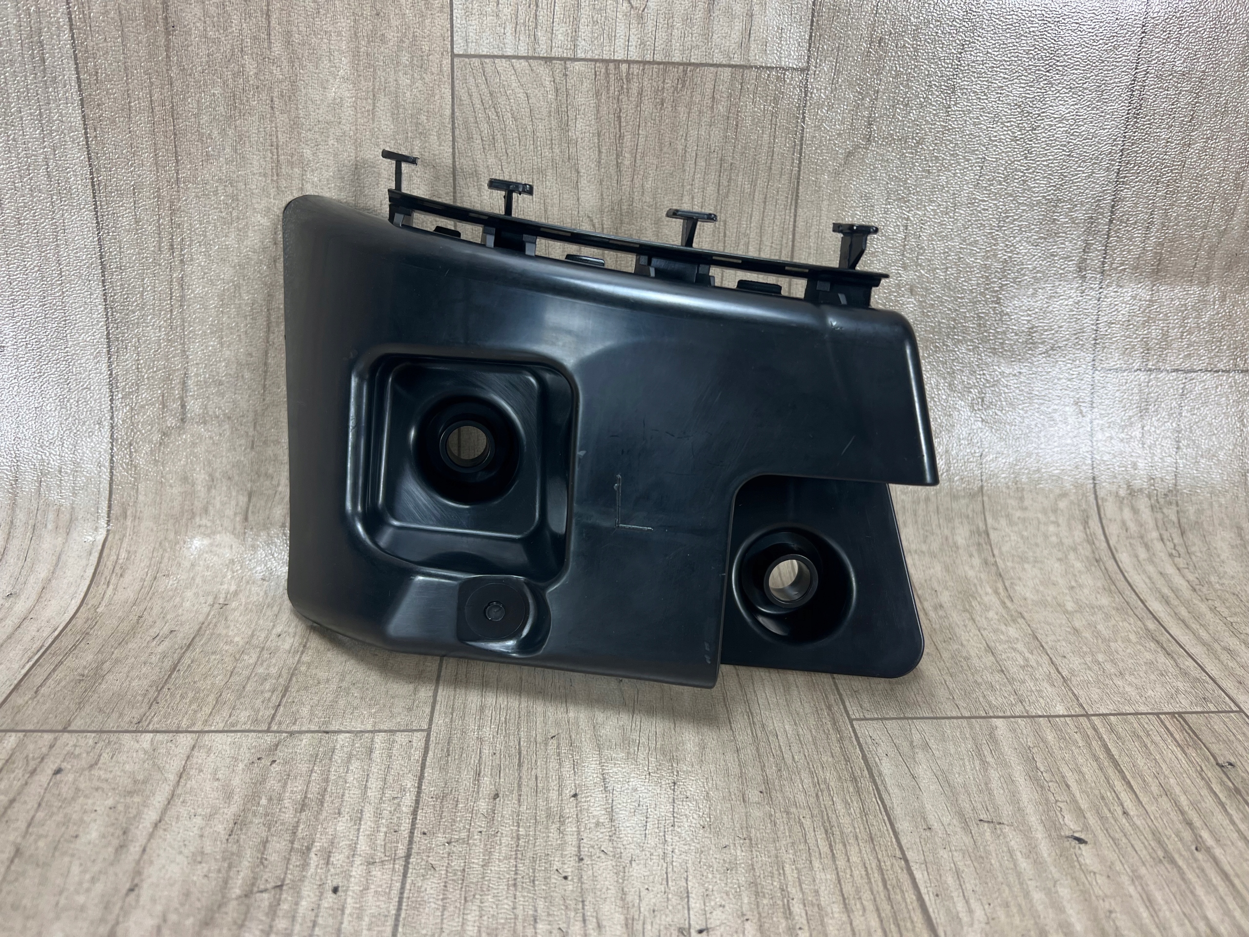 MERCEDES B-KLASA W246 ślizg zderzaka tył tylny lewy A2468850165