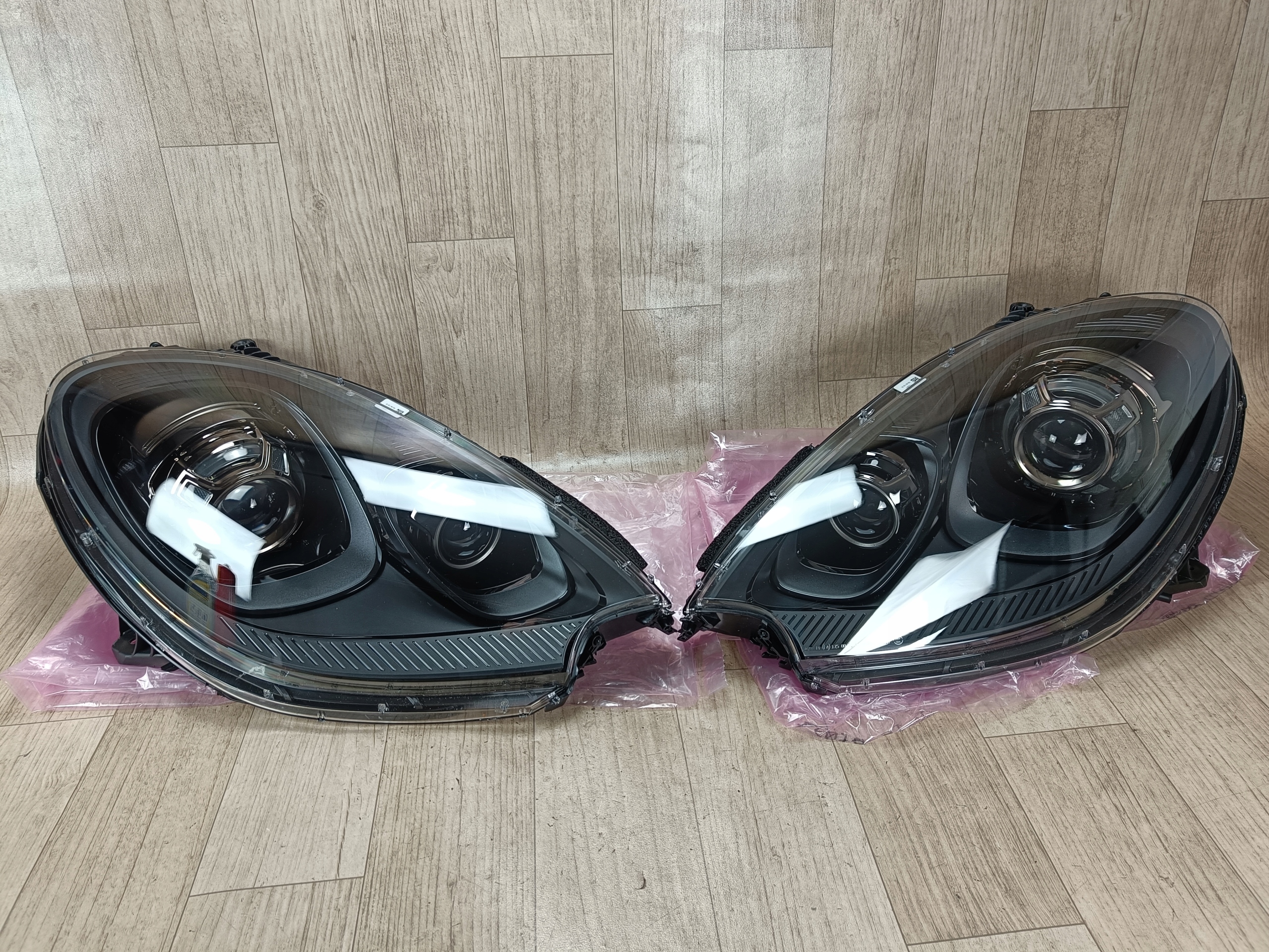 PORSCHE MACAN 95B lampy XENON przód przednia prawa lewa KOMPLET