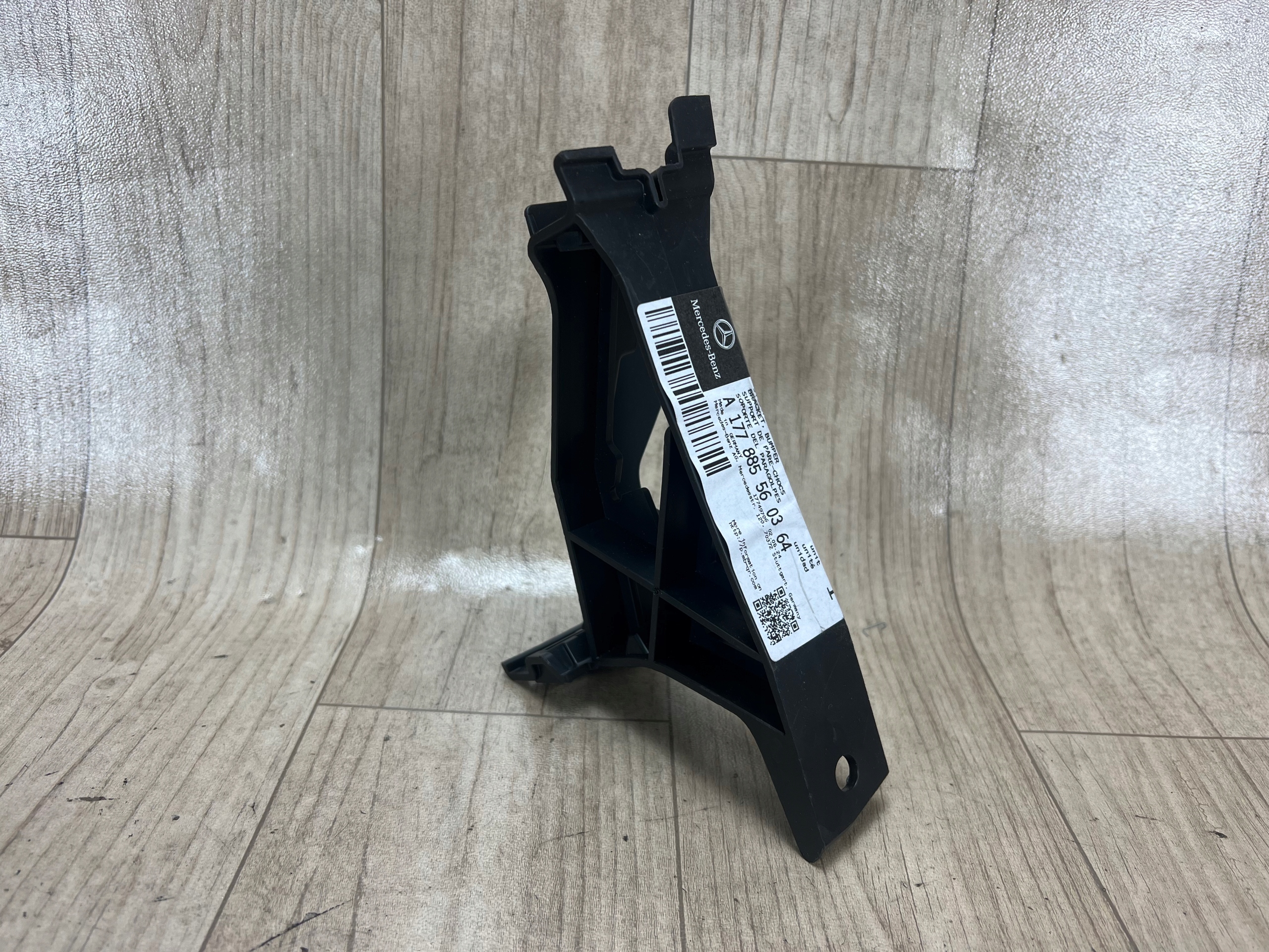 MERCEDES A-KLASA W177 AMG uchwyt zderzaka tył tylny prawy A1778855603