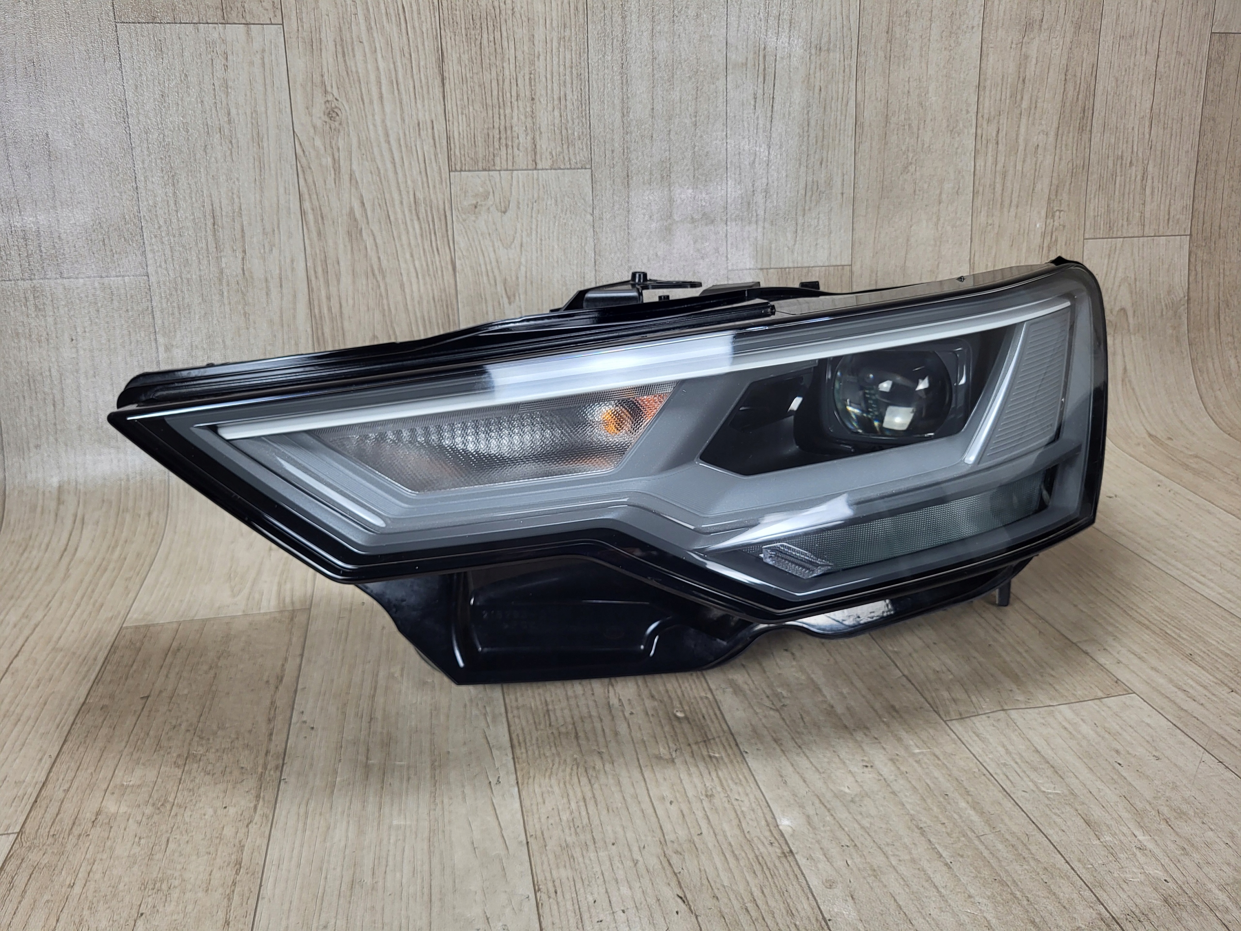 AUDI A6 C8 4K0 lampa FULL LED przód przednia lewa 4K0941033