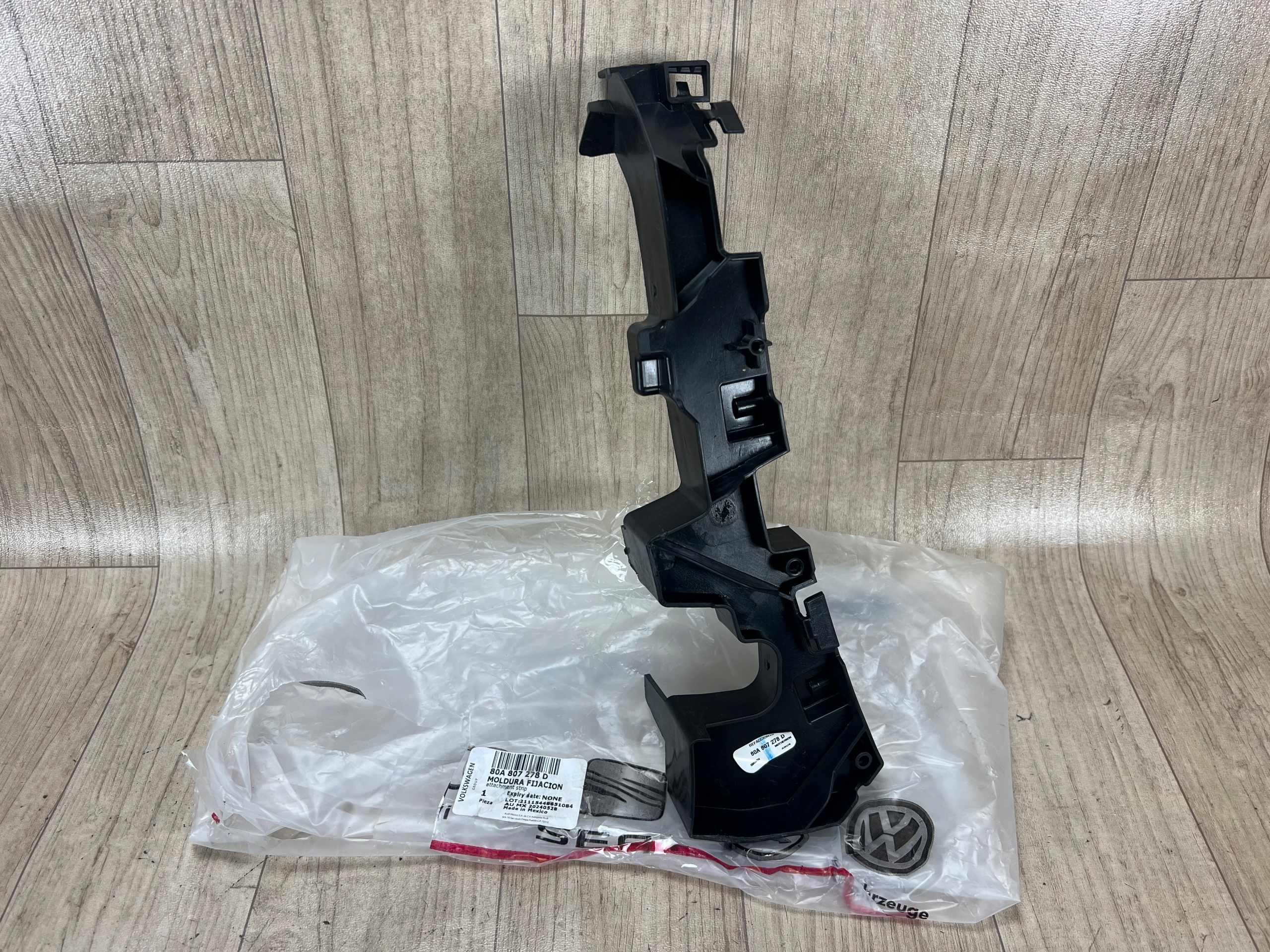 AUDI Q5 II 2 80 80A ślizg zderzaka przód przedni prawy 80A807278D