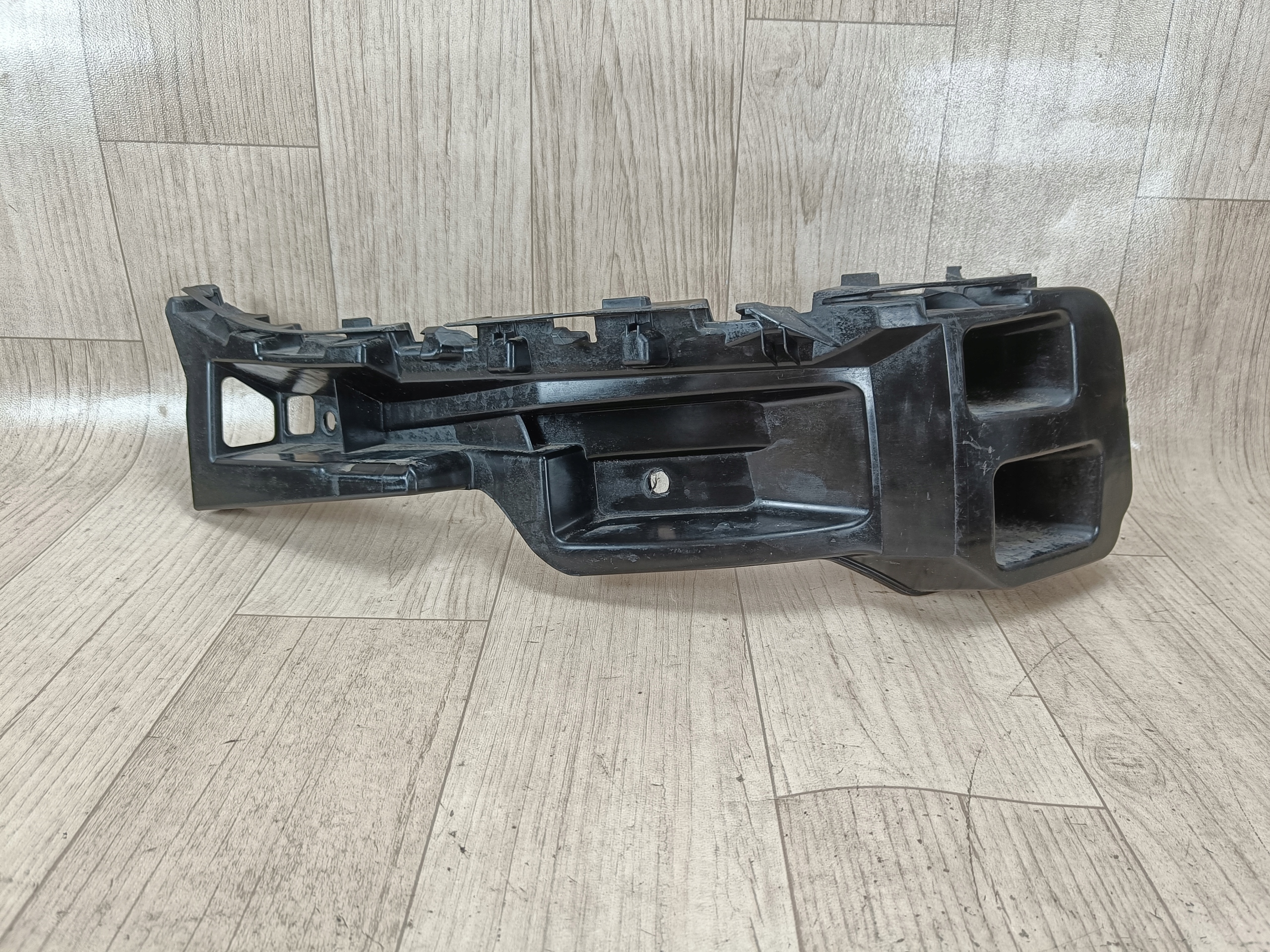 PORSCHE CAYENNE 7P5 ślizg zderzaka tył tylny lewy 7P5807393C