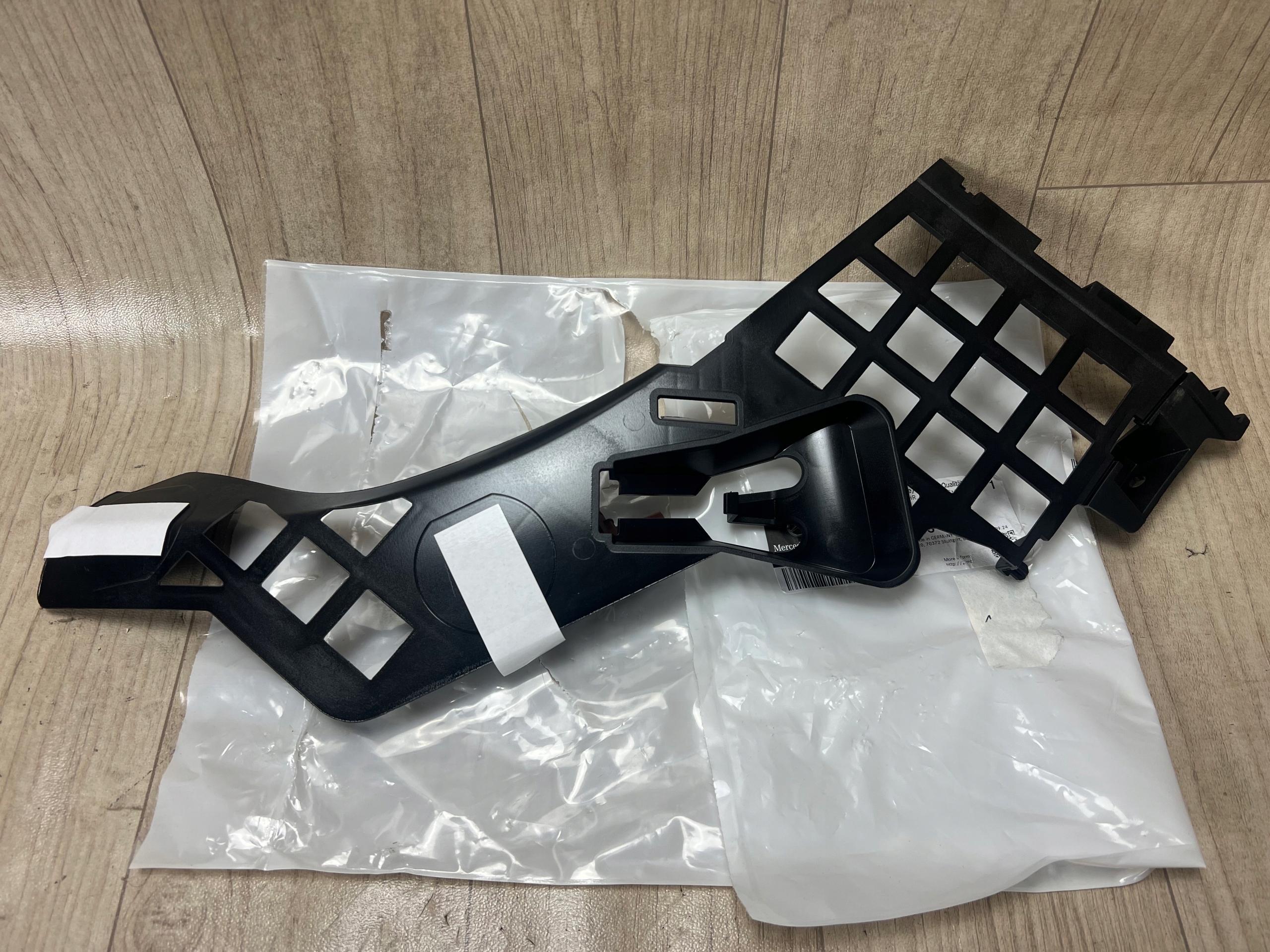 MERCEDES CLA W117 ślizg mocowanie zderzaka przód przedni lewy A1178856300
