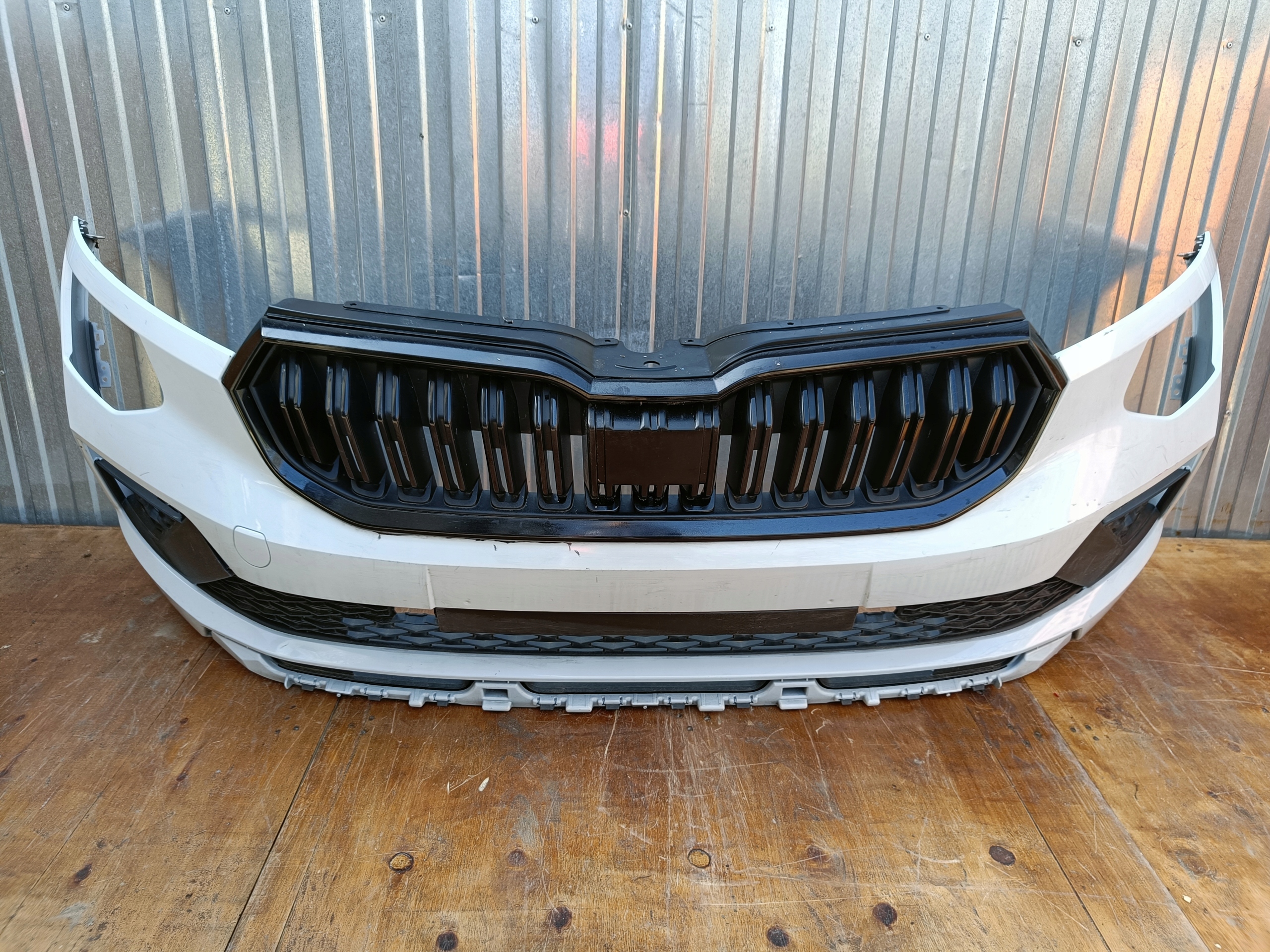 SKODA KAMIQ 658 LIFT zderzak przód przedni + grill kratka 658853677A