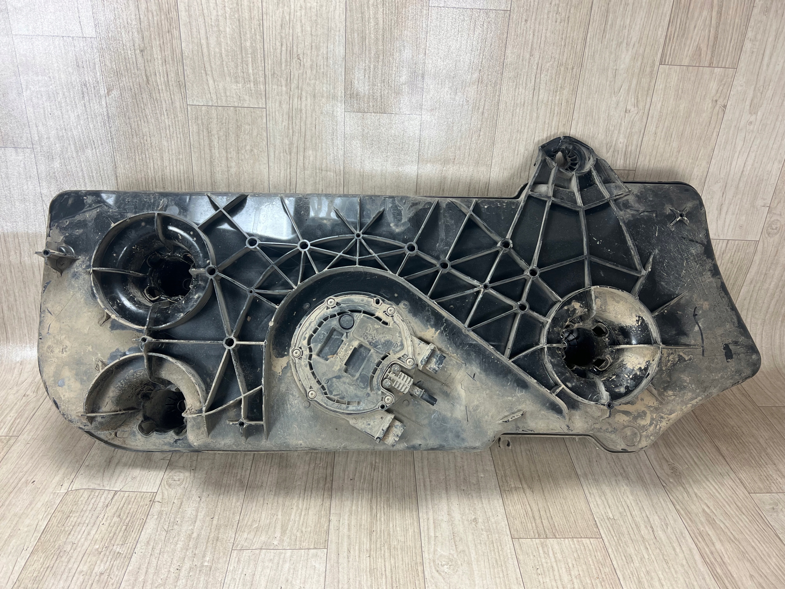 MERCEDES GLE W167 zbiornik ADBLUE A1674708202