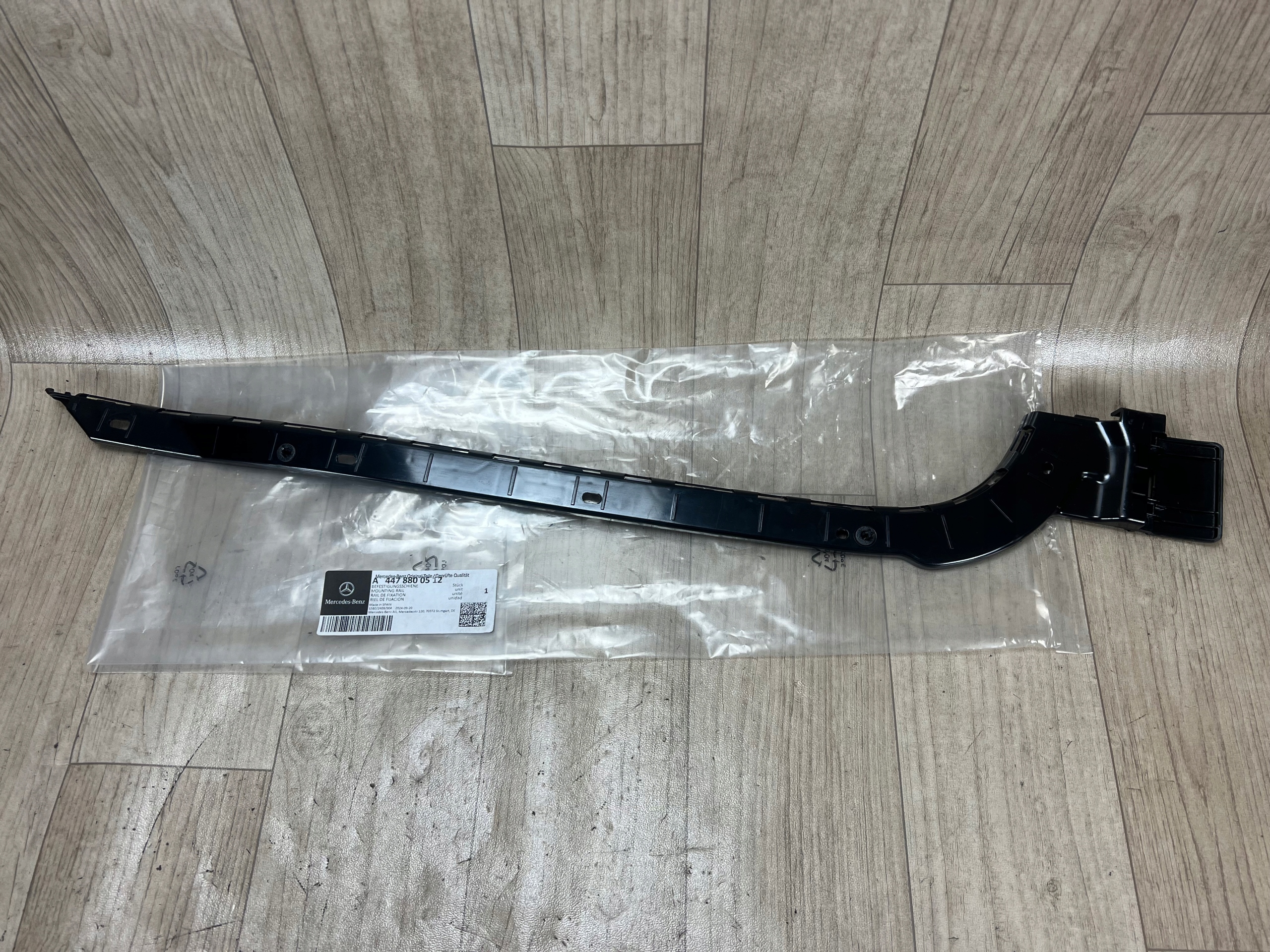 MERCEDES VITO W447 ślizg uchwyt zderzaka tył tylny prawy A4478800512