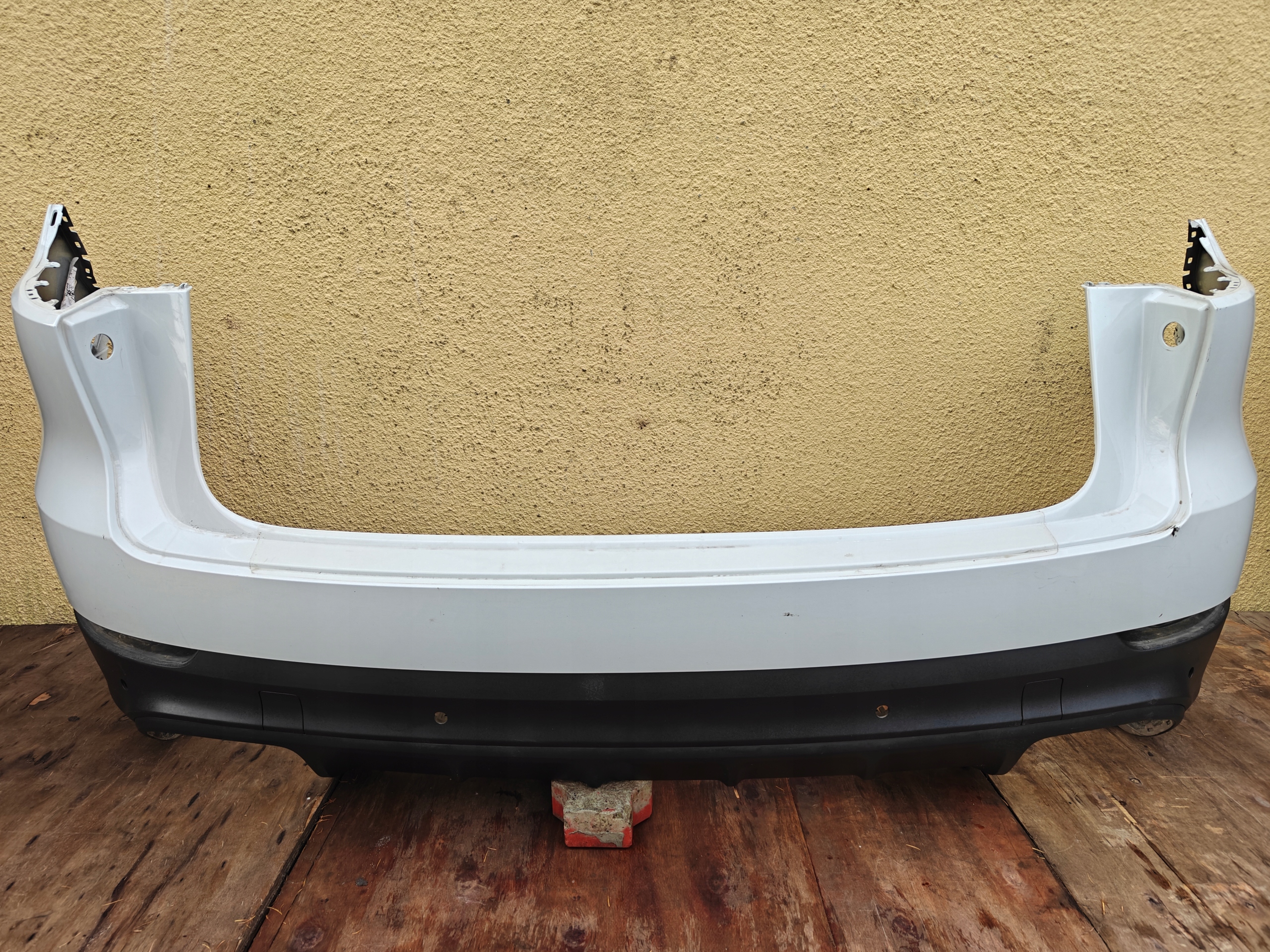 PORSCHE TAYCAN 9J0 zderzak tył tylny + dyfuzor 9Y0807834B