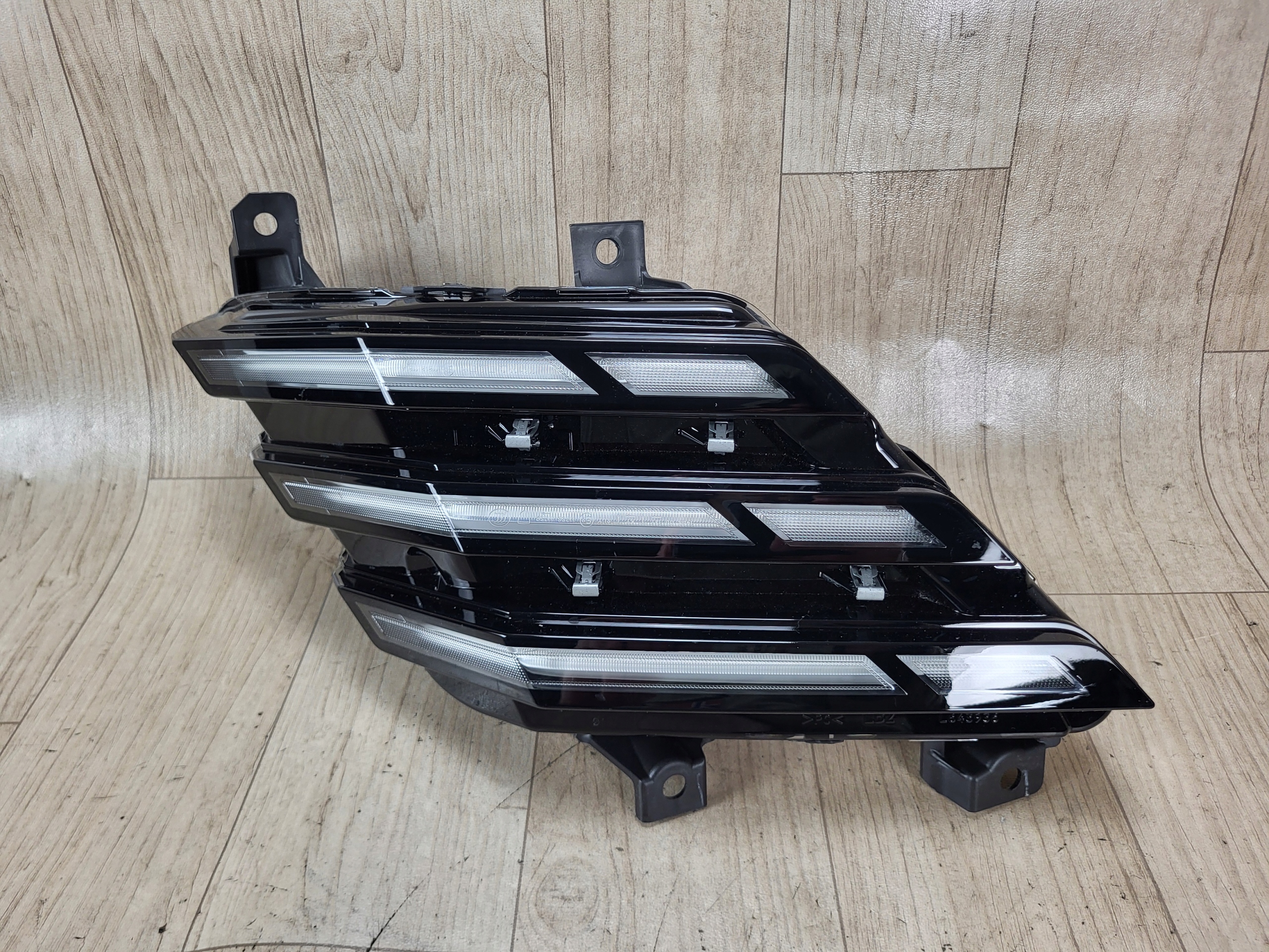 PEUGEOT 3008 III 3 halogen LED DRL przód przedni lewy 9839799380
