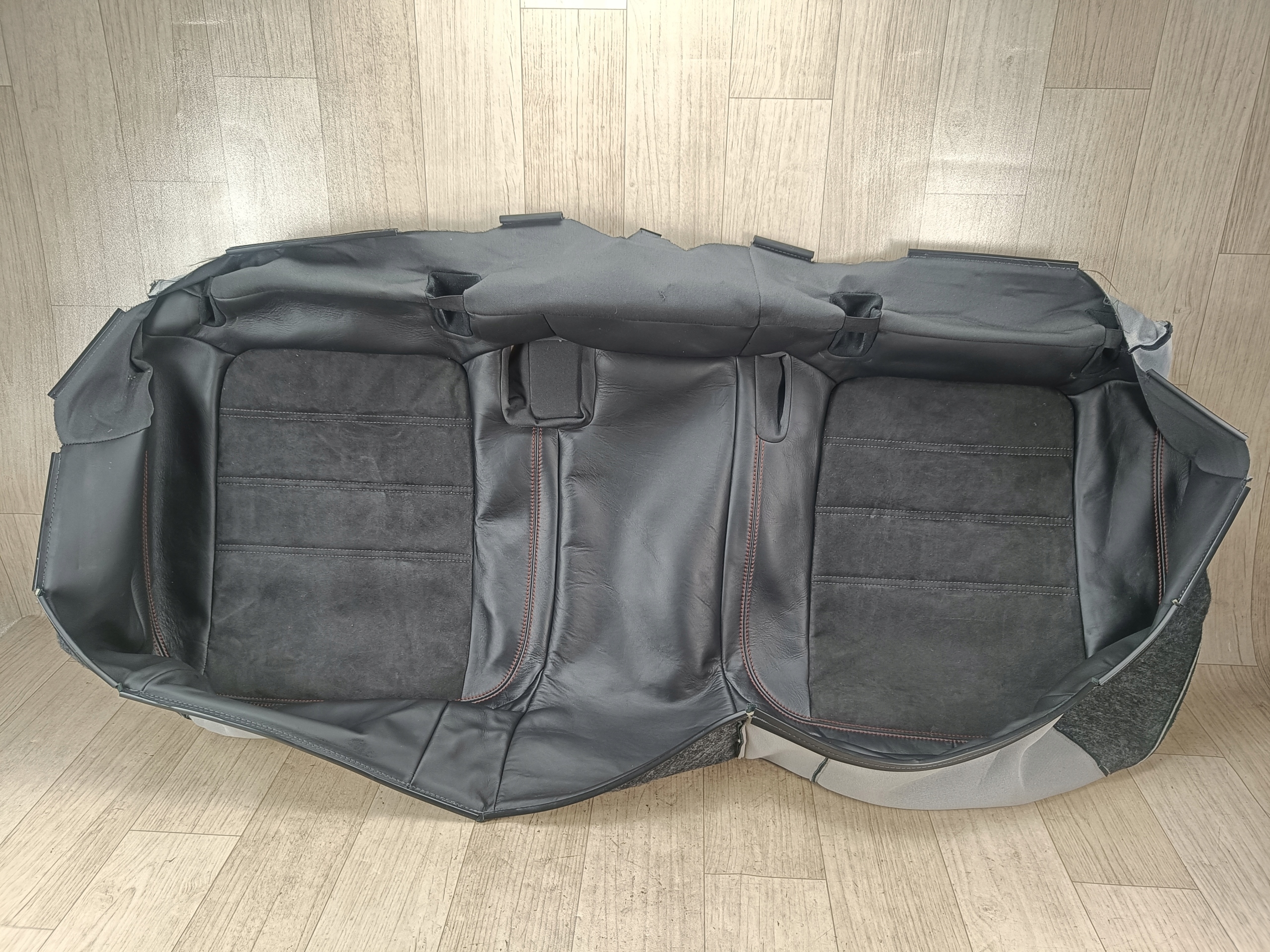 PORSCHE MACAN 95B pokrowiec siedziska tył tylna kanapa 95B885405AK