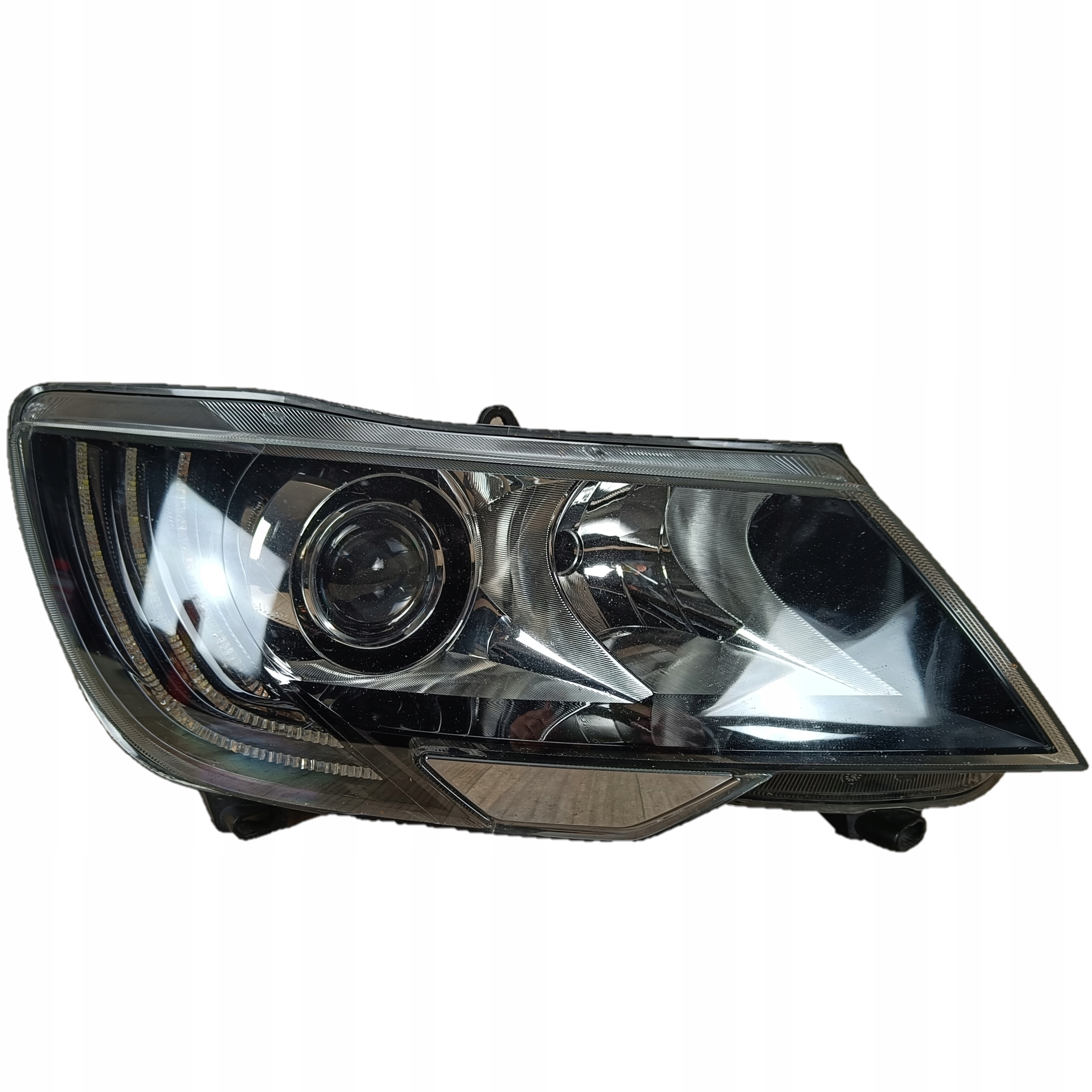 SKODA SUPERB II 2 3T1 LIFT lampa XENON przód przednia prawa 3T1941018H
