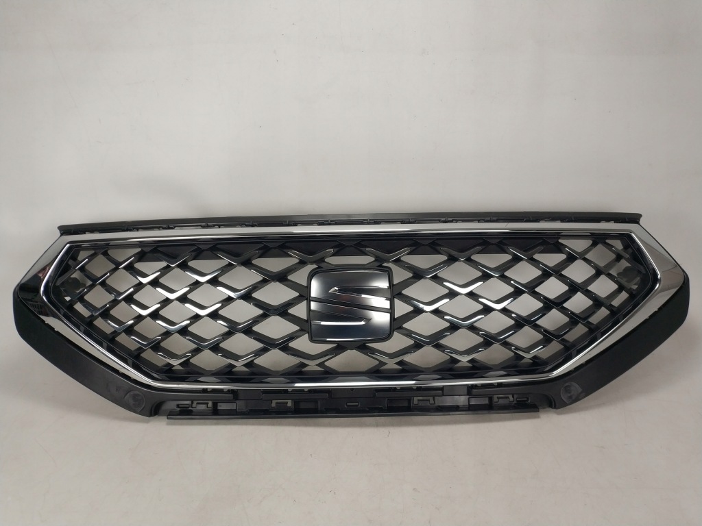 SEAT TARRACO 5FJ grill atrapa silnika emblemat 5FJ853654B