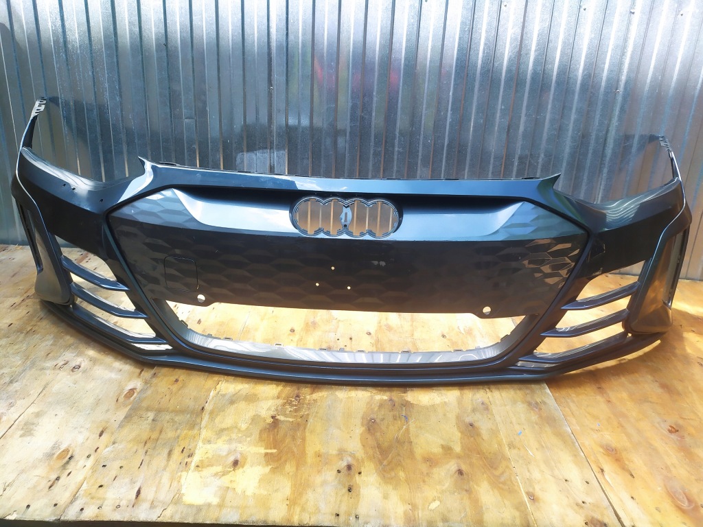 AUDI E-TRON RS GT 4J3 zderzak przód przedni 4J3807221