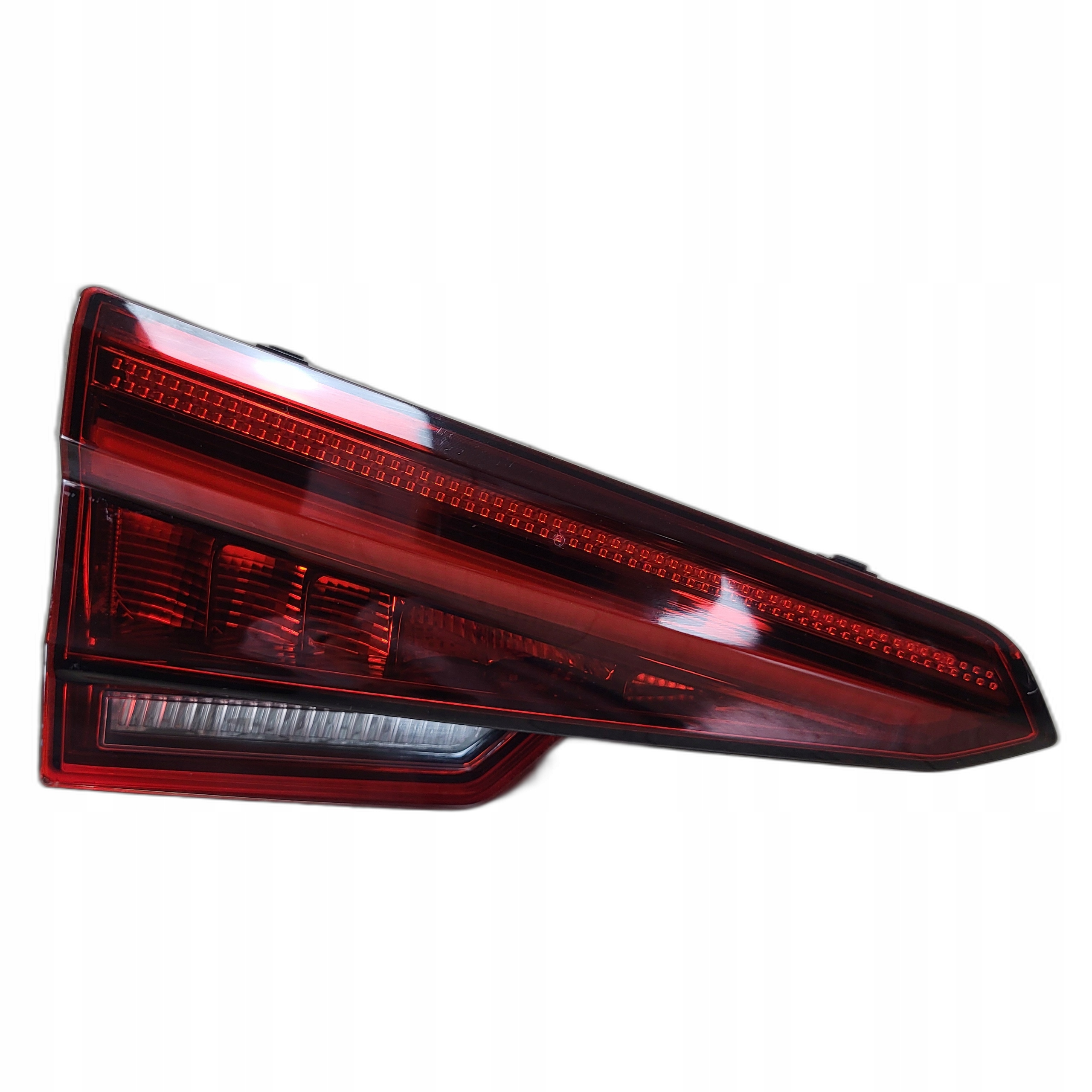 AUDI A4 B9 LIFT SEDAN lampa LED w klapę tył tylna lewa 8W5945093G