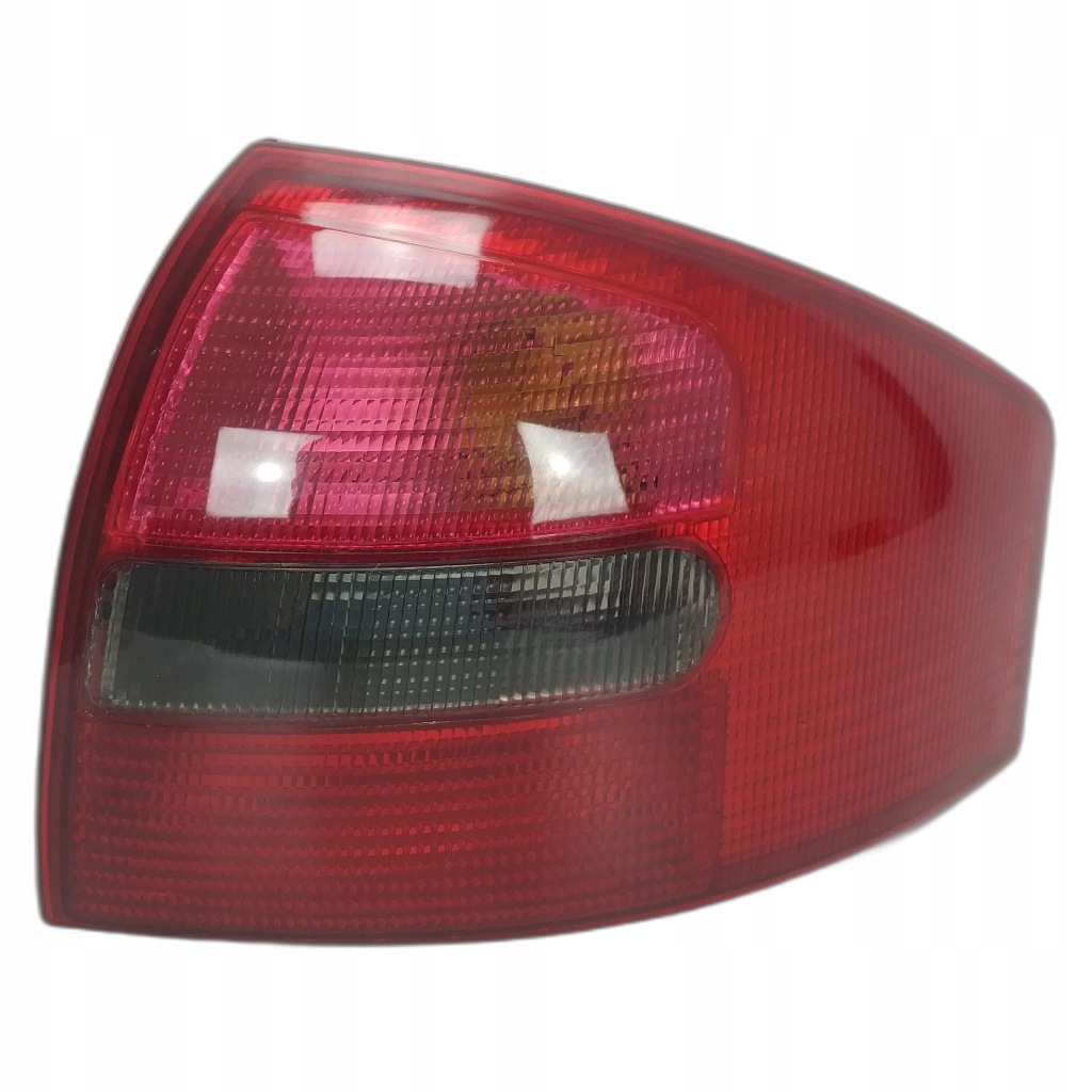 AUDI A6 C5 lampa tył tylna prawa 4B5945095