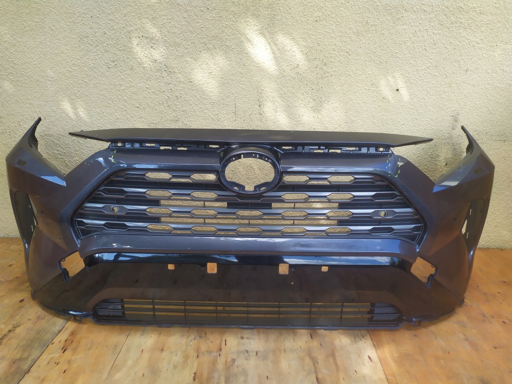 TOYOTA RAV4 V zderzak przód przedni 53113-42110 + kratka POD PDC