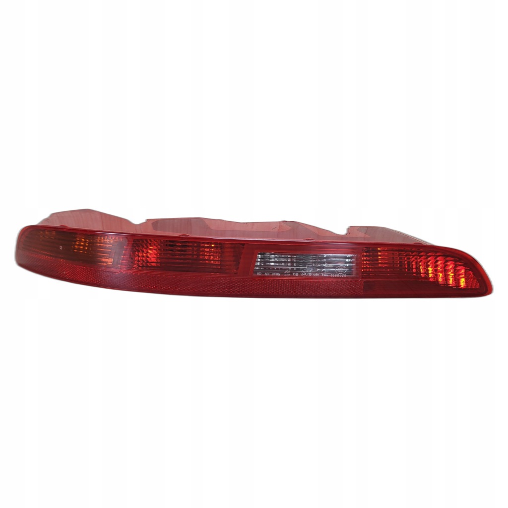 AUDI Q3 8U0 lampa przeciwmgielna w zderzak tył tylna lewa 8U0945095