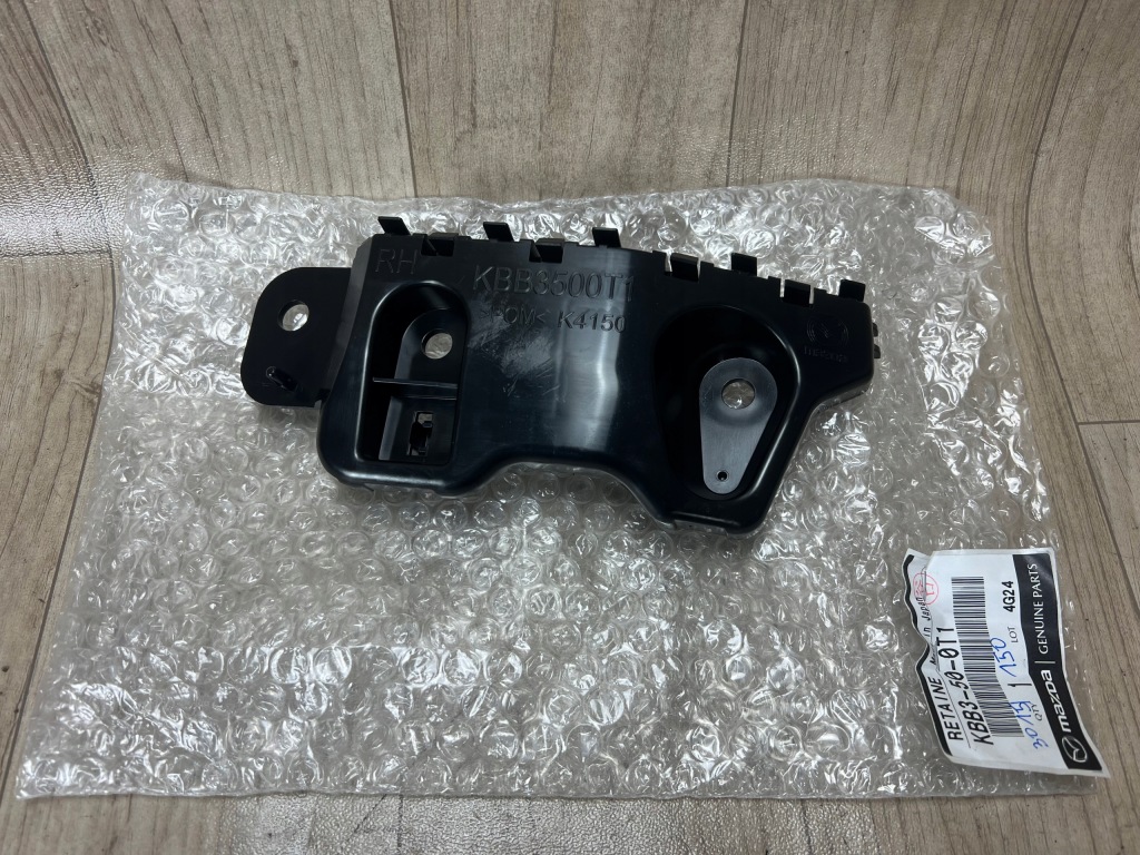 MAZDA CX60 CX-60 ślizg zderzaka przód przedni prawy KBB3500T1