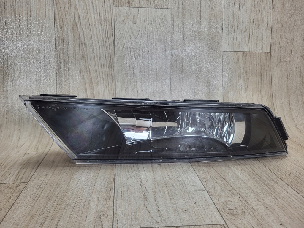 SKODA SUPERB III 3 3V 3V0 halogen lampa przód przedni lewy 3V0941699