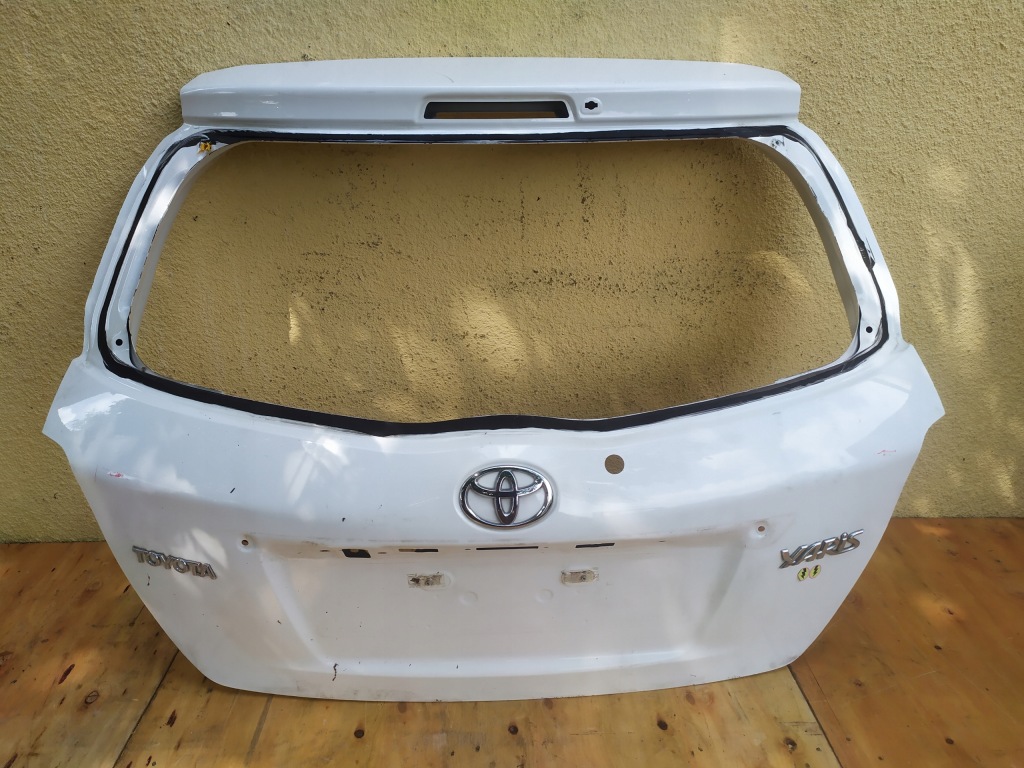 TOYOTA YARIS III 3 klapa bagażnika tył tylna