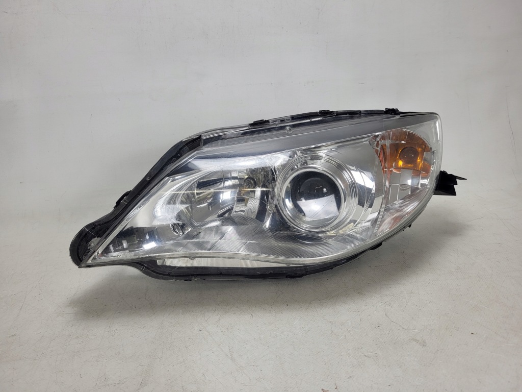 SUBARU IMPREZA III GH lampa XENON przód przednia lewa