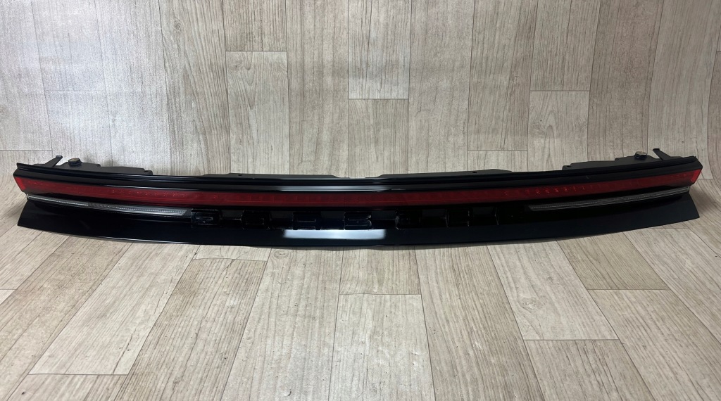 PORSCHE PANAMERA III 3 976 lampa blenda LED tył tylna w klapę 976945207BL