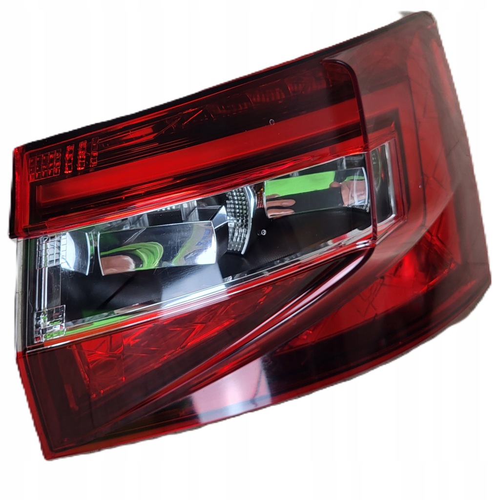 SKODA SUPERB III 3 KOMBI 3V9 lampa tył tylna prawa 3V9945208SK