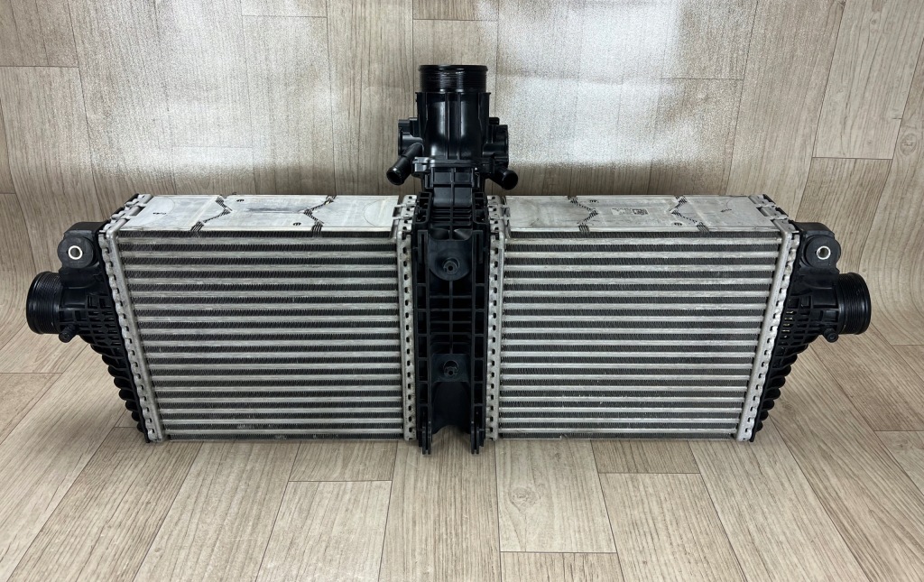 PORSCHE 911 TURBO 992 intercooler chłodnica powietrza 992145805G