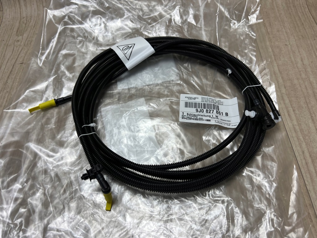 PORSCHE TAYCAN 9J 9J0 przewód wąż wody do spryskiwaczy 9J0827861B