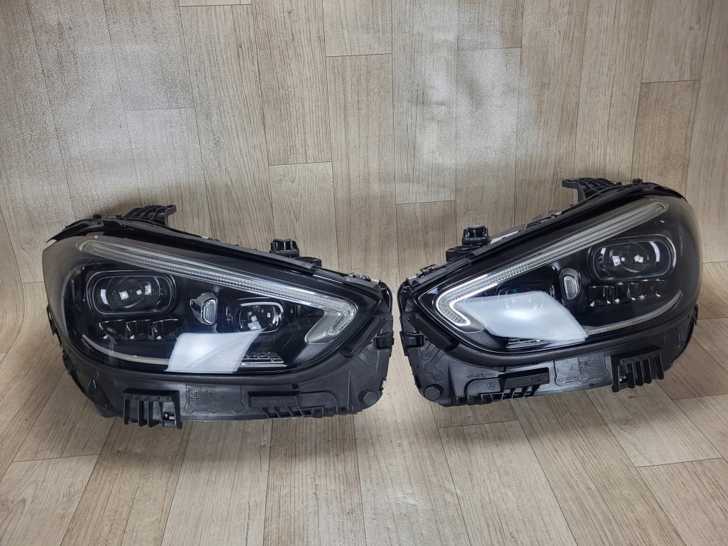 MERCEDES C-KLASA W206 Lampy FULL LED DIGITAL LIGHT przód przednie KOMPLET
