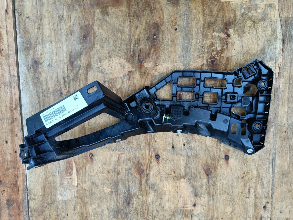 PORSCHE MACAN 95B LIFT ślizg zderzaka tył tylny lewy 95B807253H