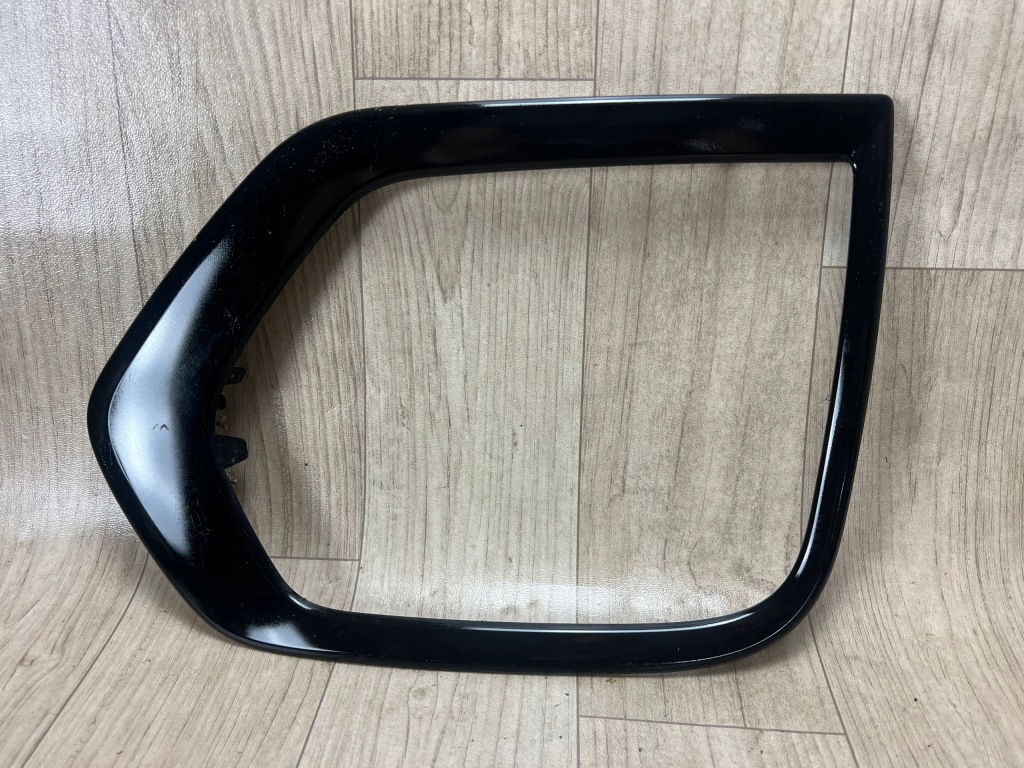 JAGUAR E-PACE ramka zderzaka przód przednia prawa M9C3-17B970