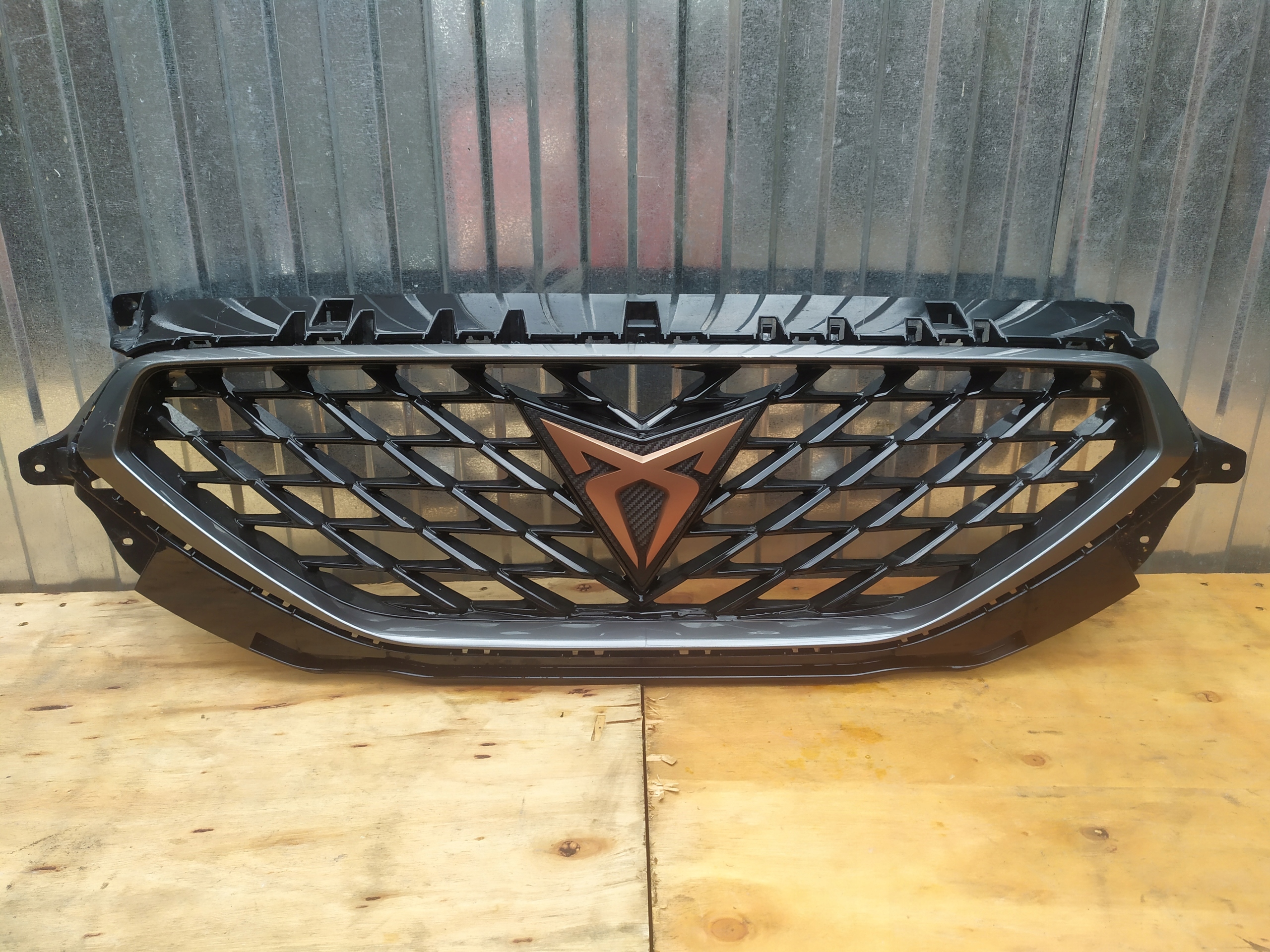 CUPRA FORMENTOR 5FF grill atrapa emblemat stelaż 5FF853651C