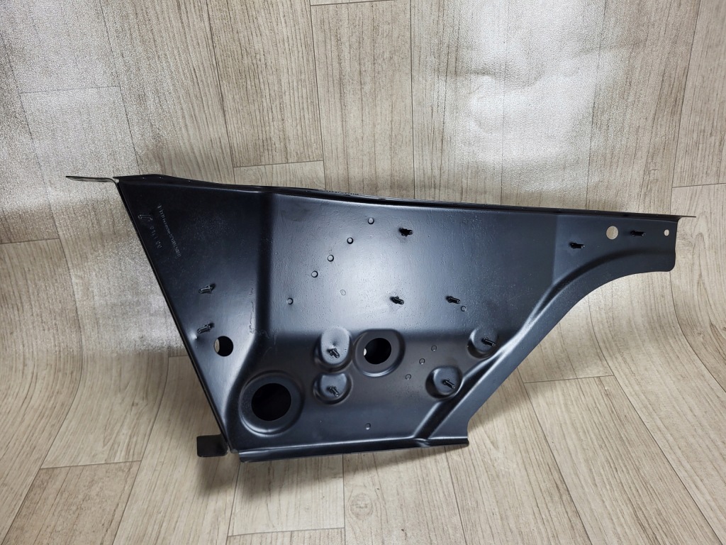 PORSCHE PANAMERA 971 blacha łącząca przód przednia prawa 971804580B