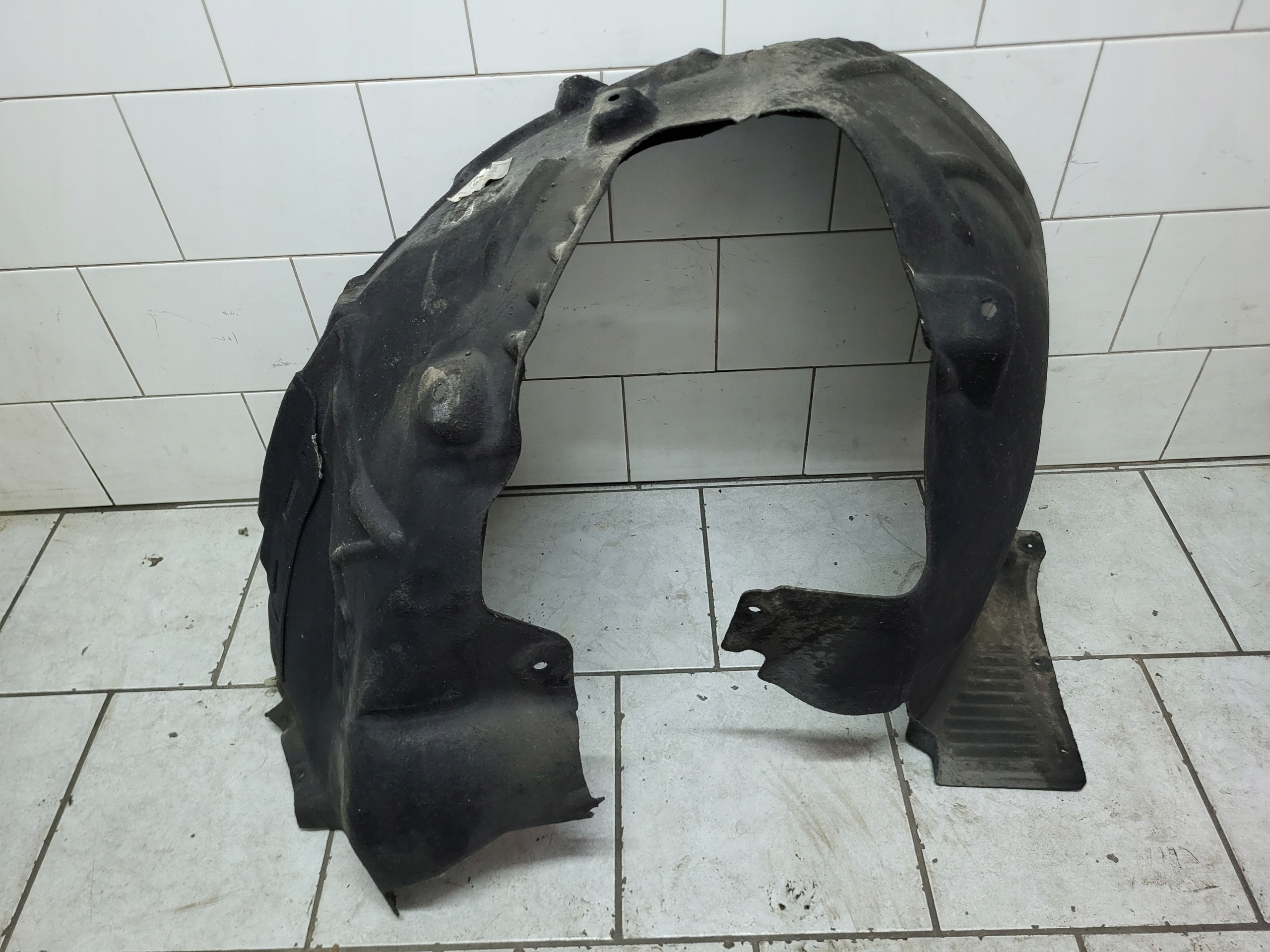 PORSCHE MACAN 95B nadkole przód przednie prawe 95B809962D