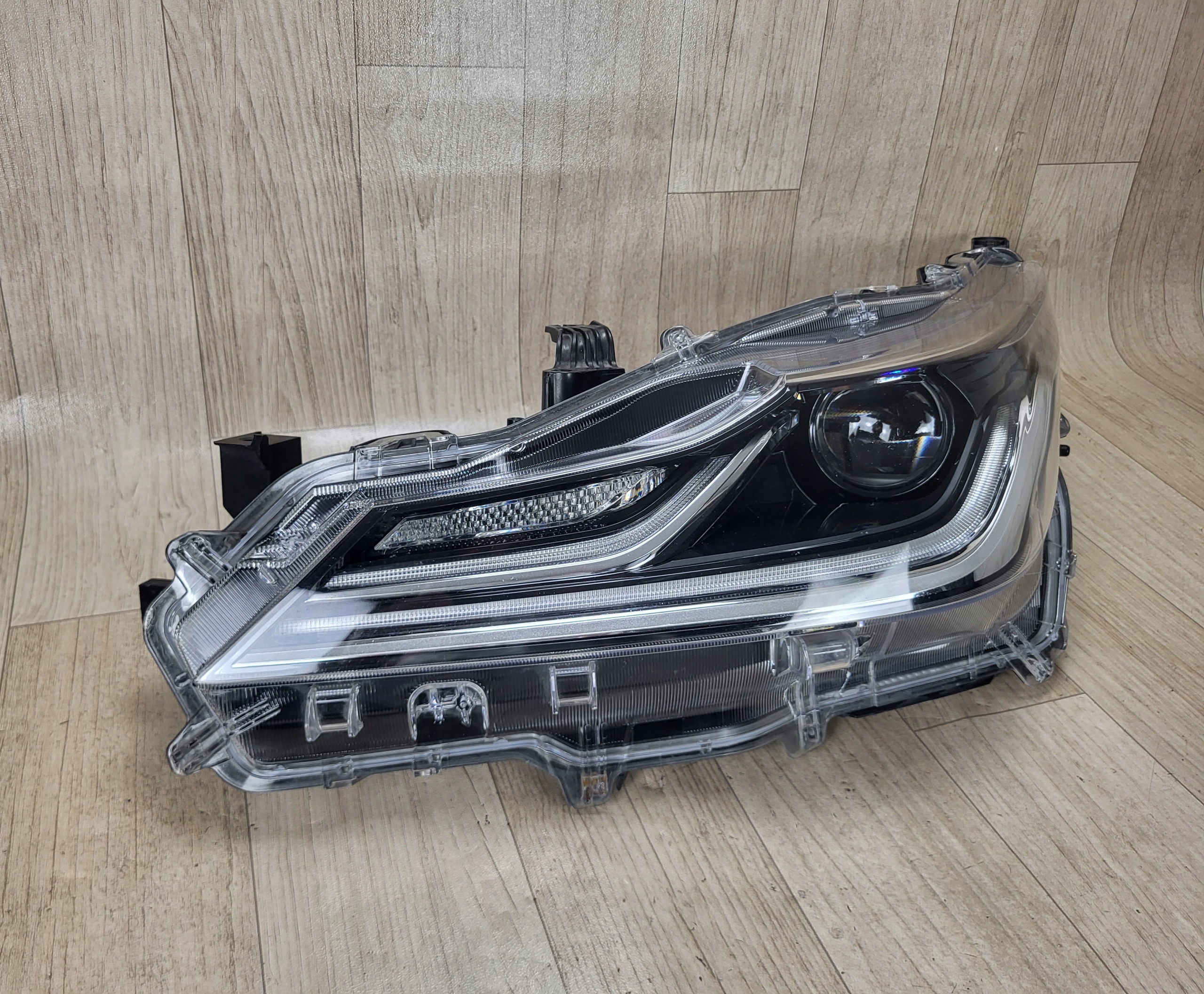 TOYOTA COROLLA XII E21 SEDAN lampa FULL LED przód przednia lewa 81150-02T51