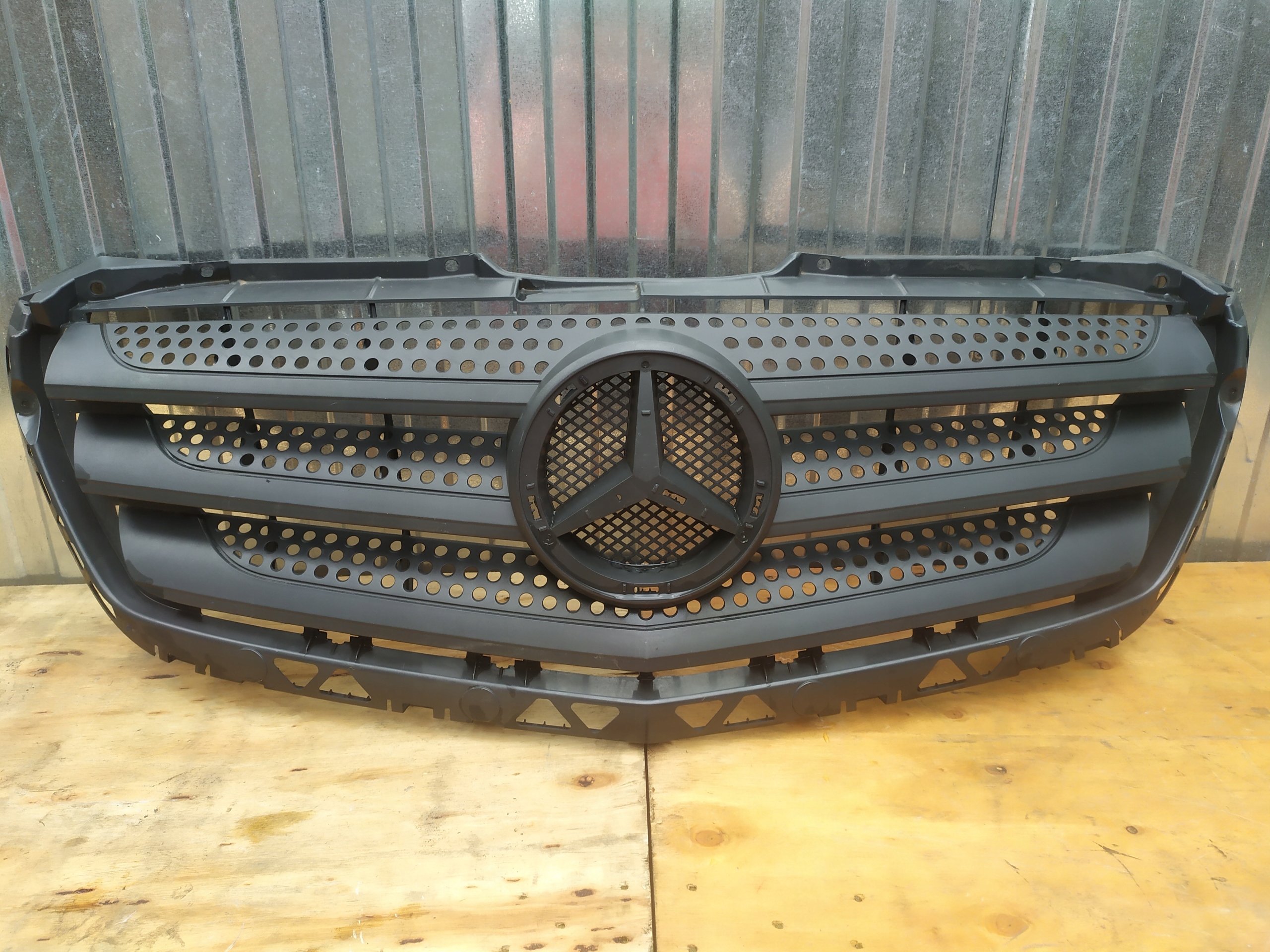 MERCEDES SPRINTER W906 LIFT grill atrapa A9068880523