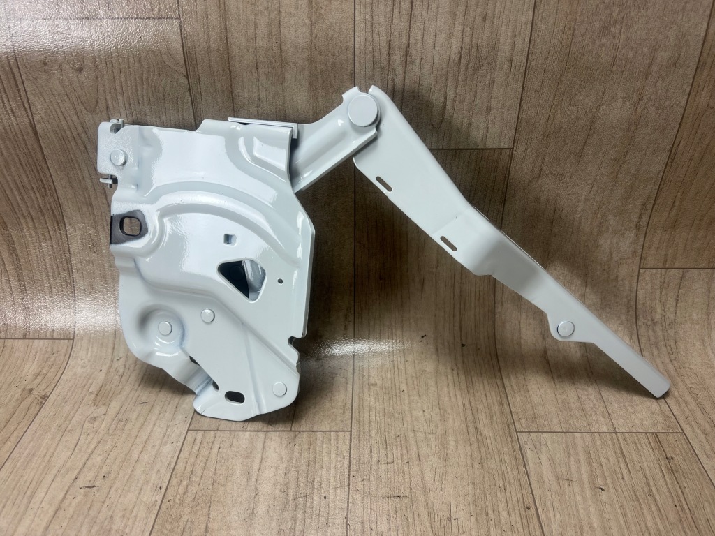 PORSCHE TAYCAN 9J 9J1 zawias maski prawy 9J1823296D