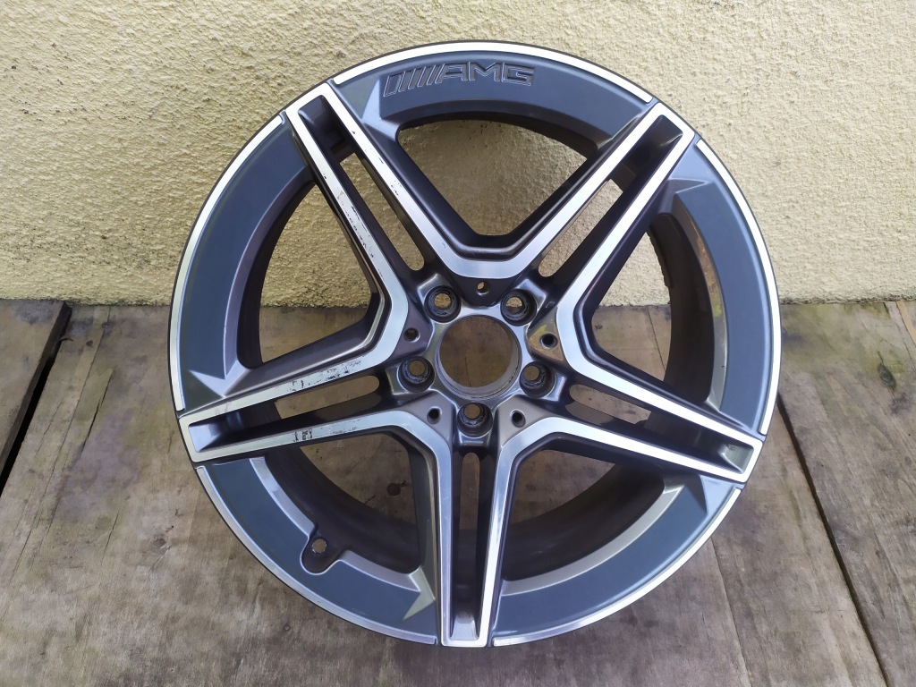 MERCEDES GLA H247 AMG Alufelga 7.5Jx19H2 ET53 A2474011500