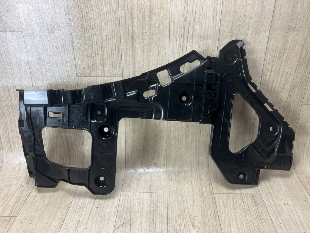 AUDI Q8 4M 4M8 ślizg mocowanie zderzaka tył tylny lewy 4M8807453A