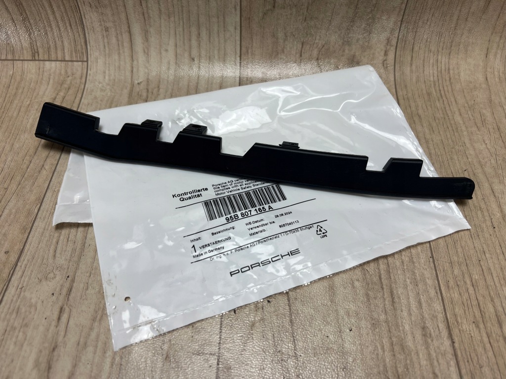 PORSCHE MACAN 95B wzmocnienie zderzaka przód przednie lewe 95B807165A