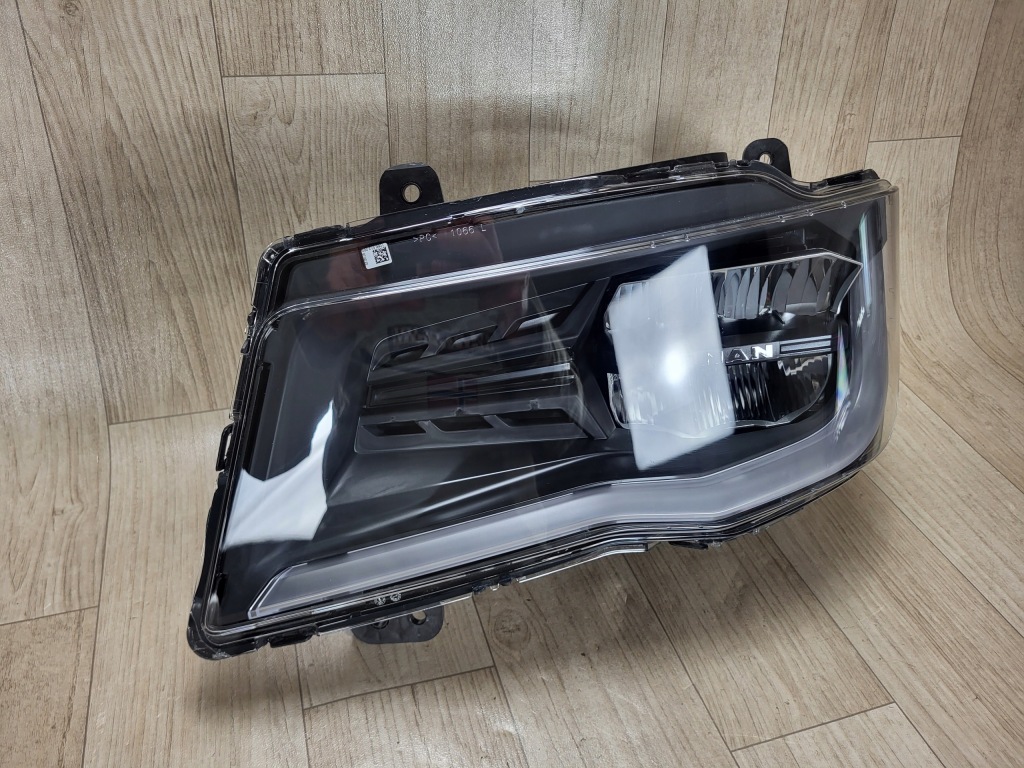 MAN TGX TGE TGS lampa FULL LED przód przednia lewa 10663150000