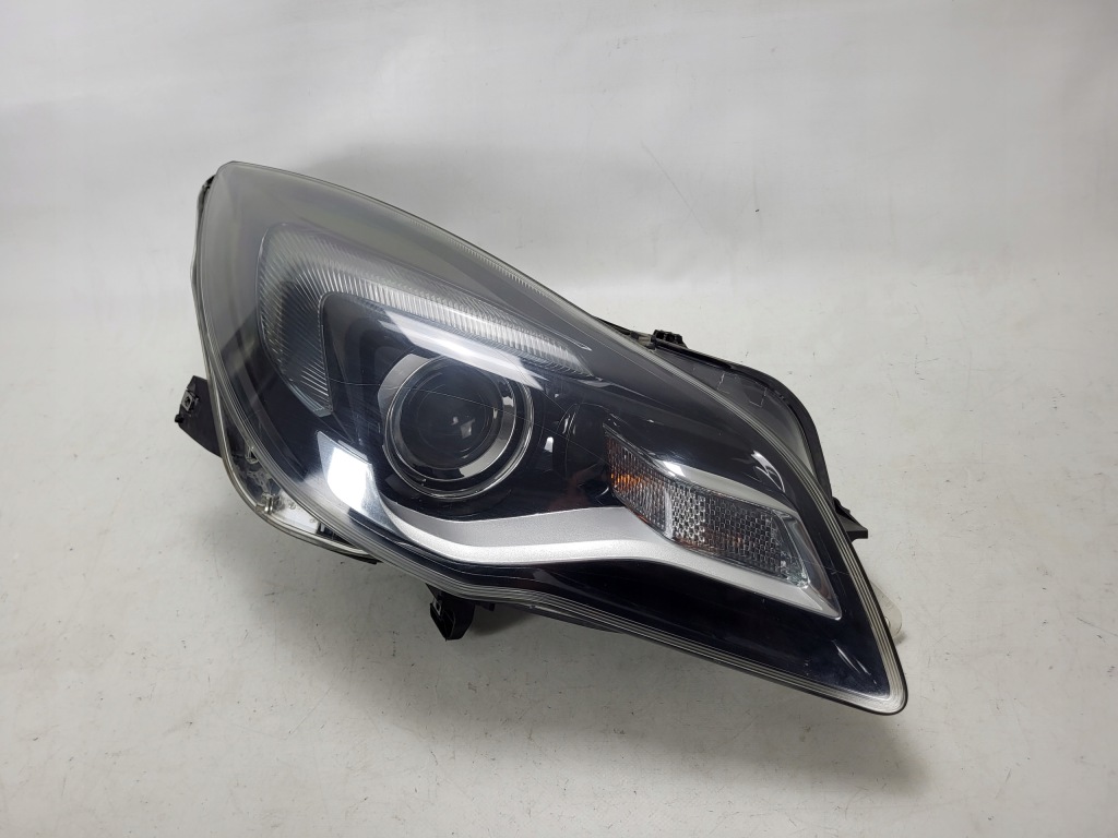 OPEL INSIGNIA A LIFT lampa przód przednia prawa 13409895
