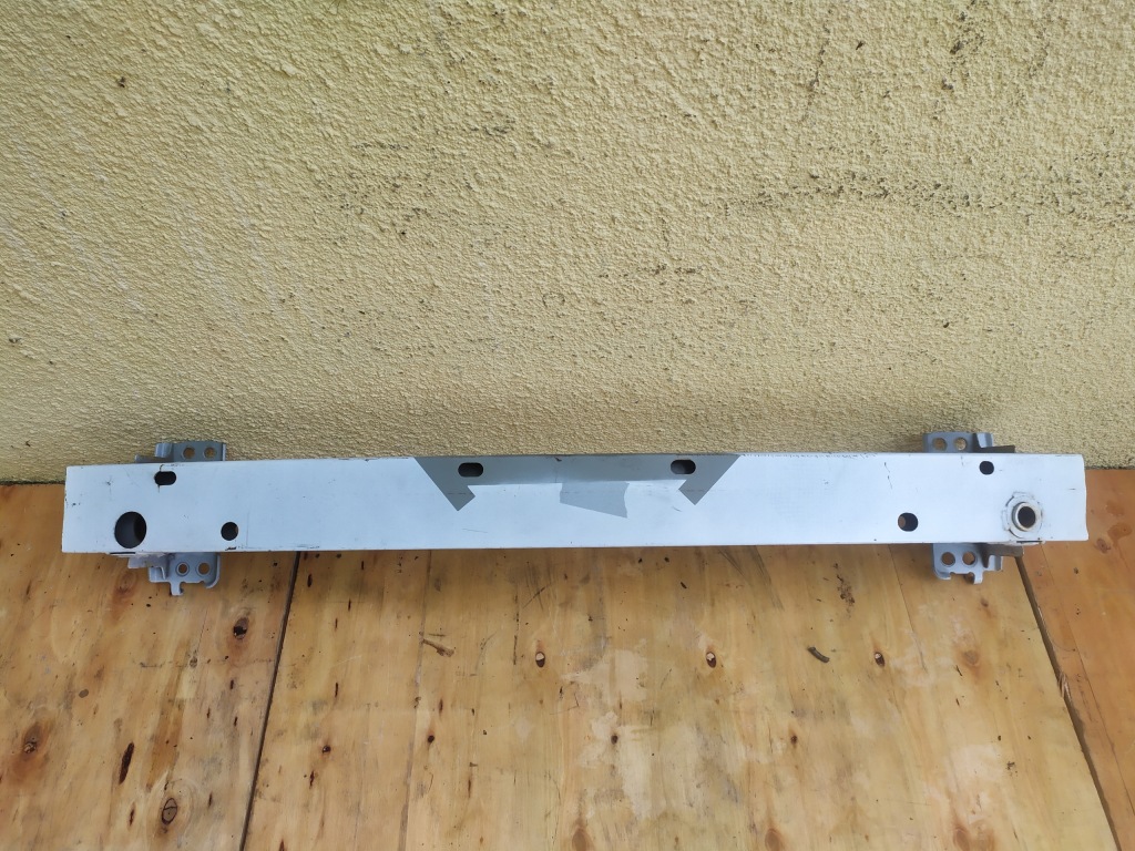 TOYOTA AURIS II 2 E18 belka wzmocnienie zderzaka przód przednia 5202102230
