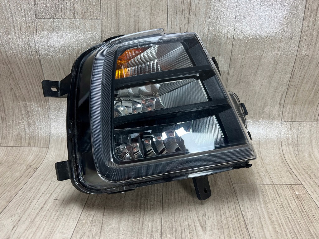 VW SCIROCCO lampa przeciwmgielna przód przedni prawy 1K8941662K