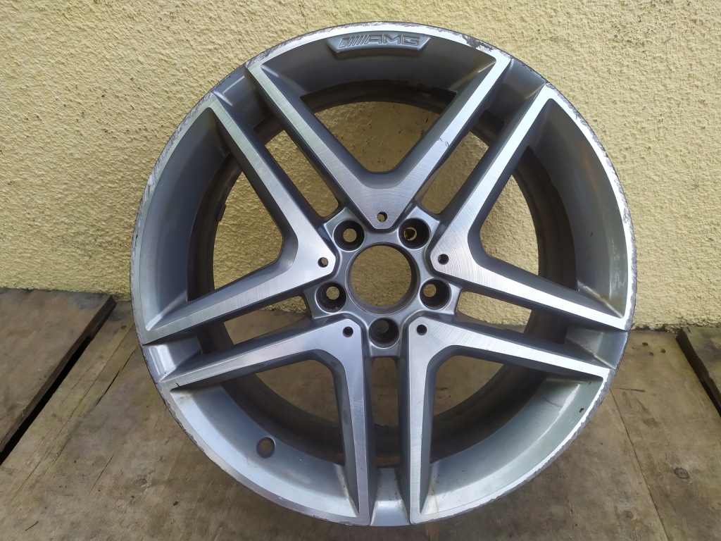 MERCEDES W176 AMG Alufelga 8x18H2 ET48 A1764010000
