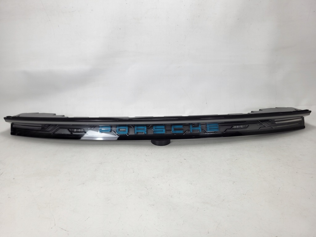 PORSCHE TAYCAN 9J 9JA lampa blenda LED tył tylna w klapę 9JA945082H