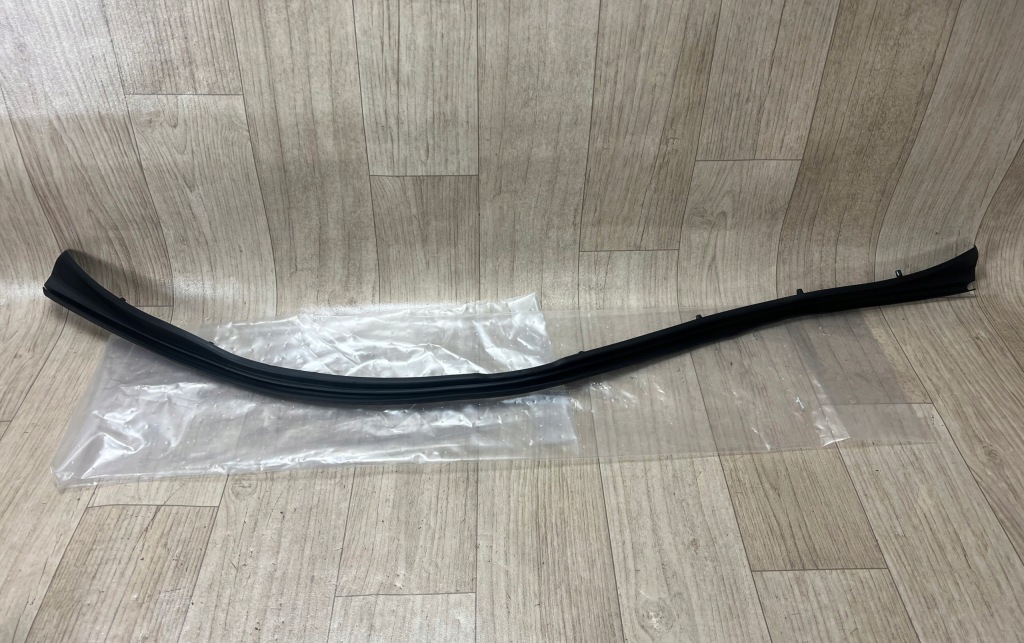 PORSCHE CAYENNE III 3 9Y 9Y0 uszczelka pokrywy silnika maski 9Y0823727A